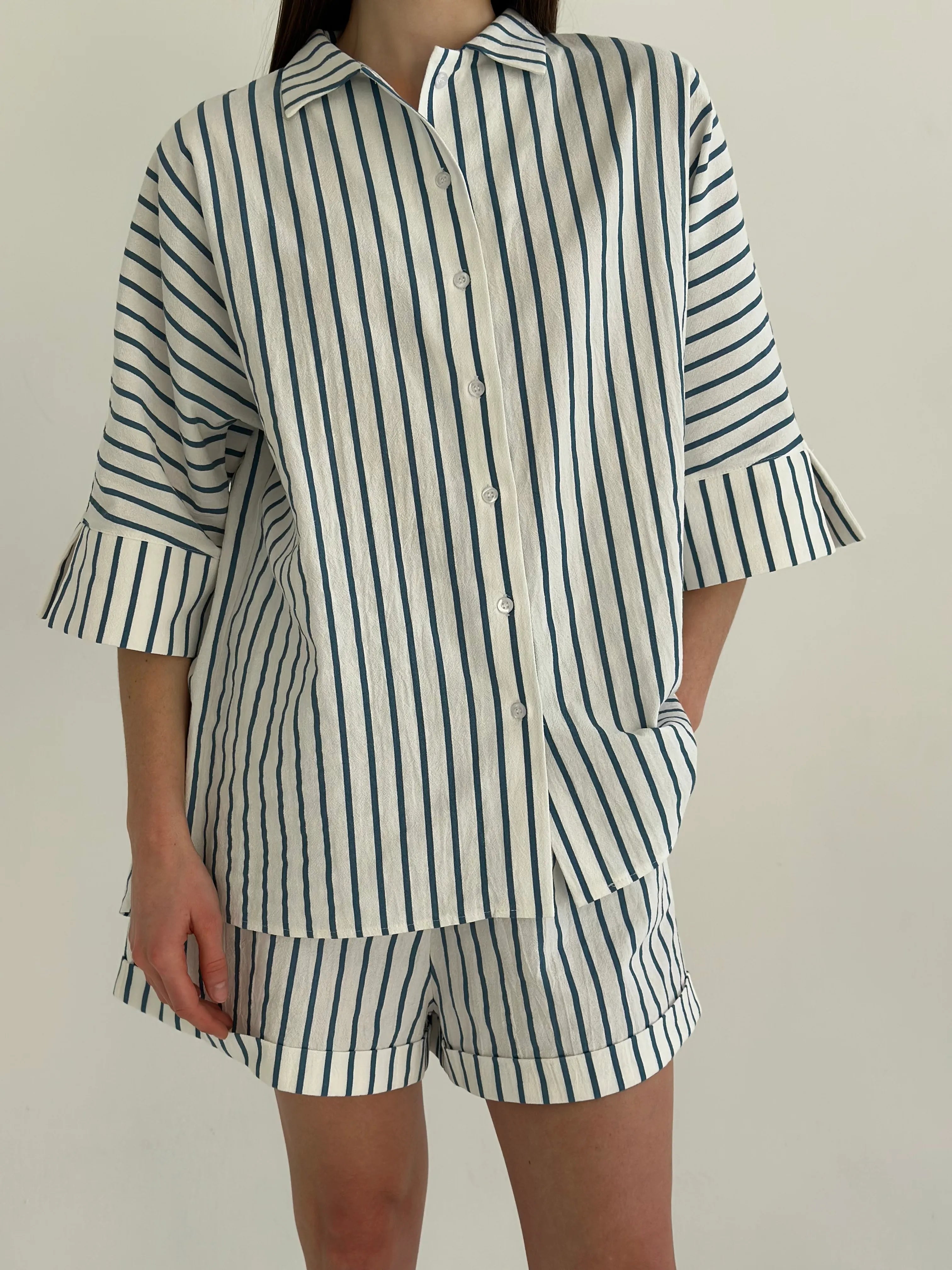 Shirt and shorts suit, cotton, "turquoise stripe on milk"