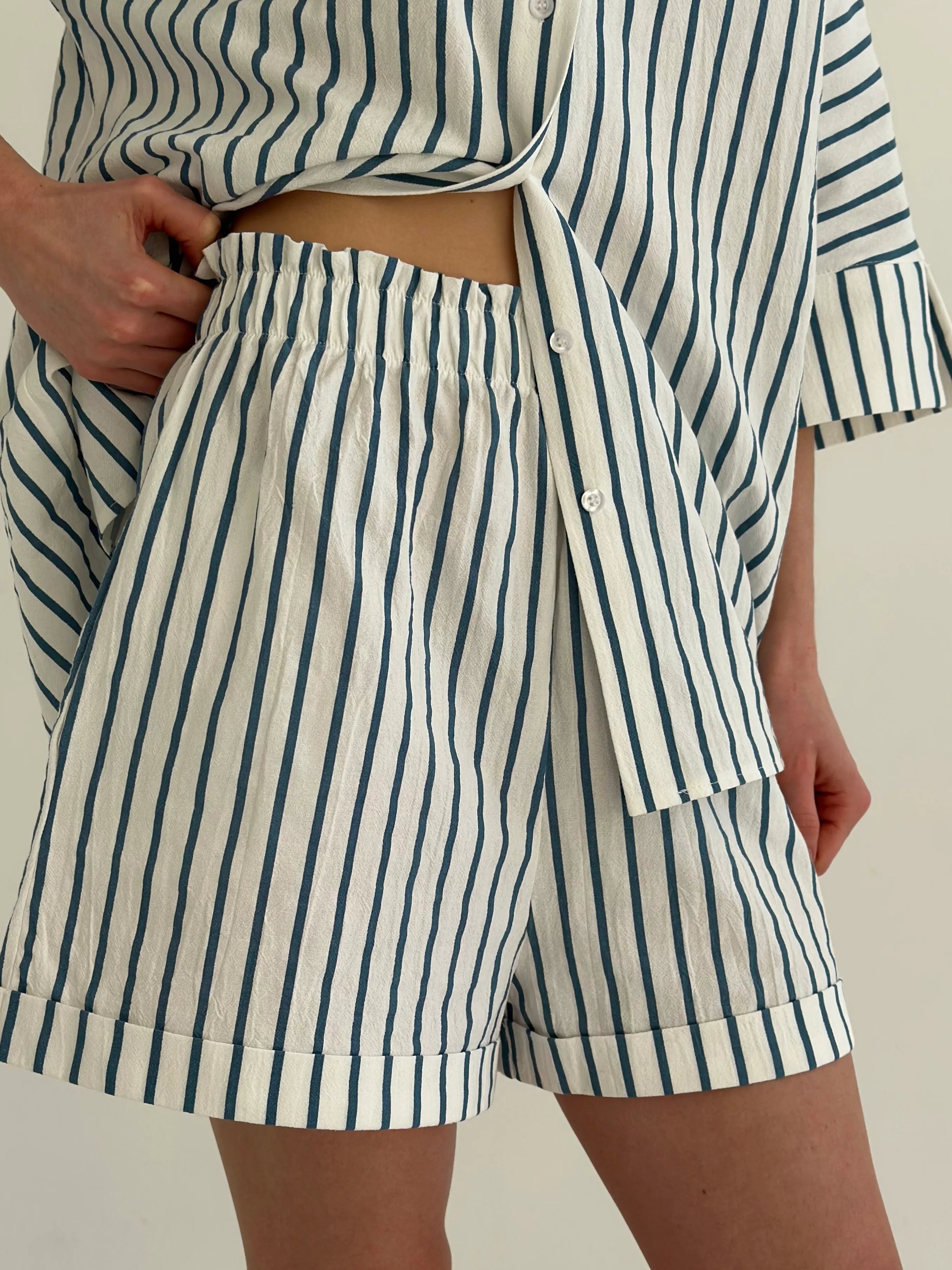 Shirt and shorts suit, cotton, "turquoise stripe on milk"