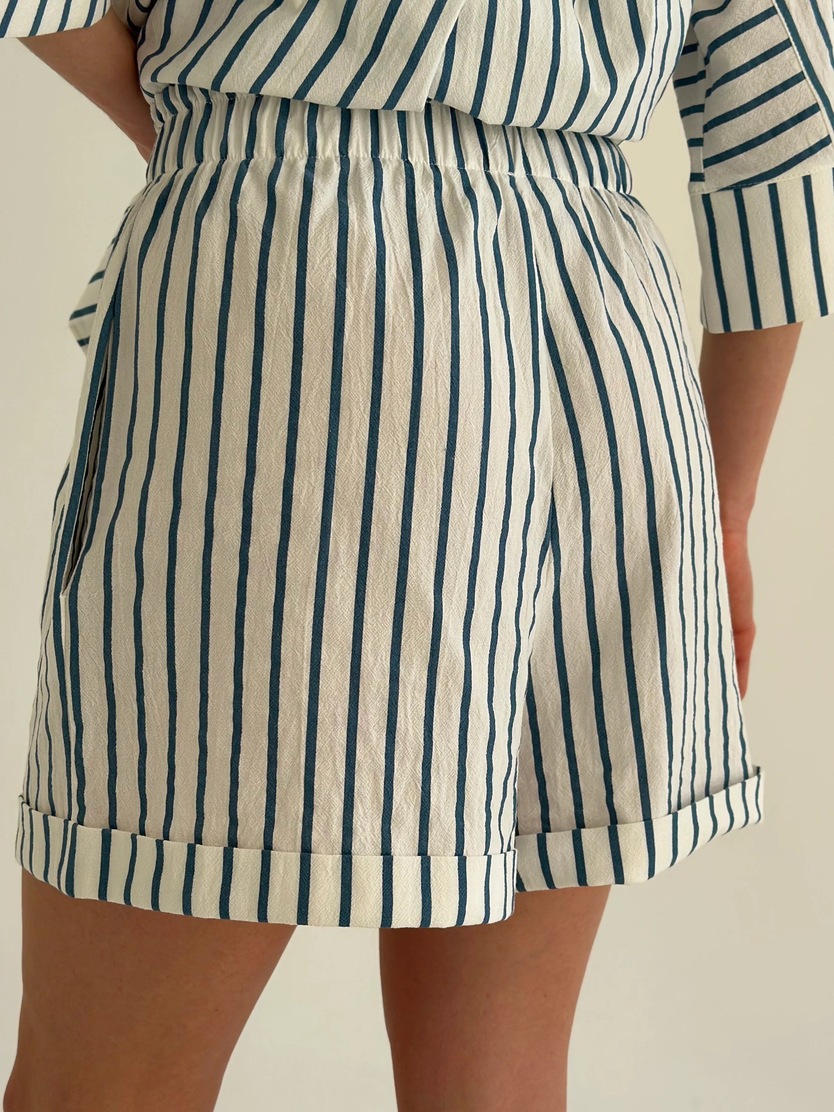 Shirt and shorts suit, cotton, "turquoise stripe on milk"