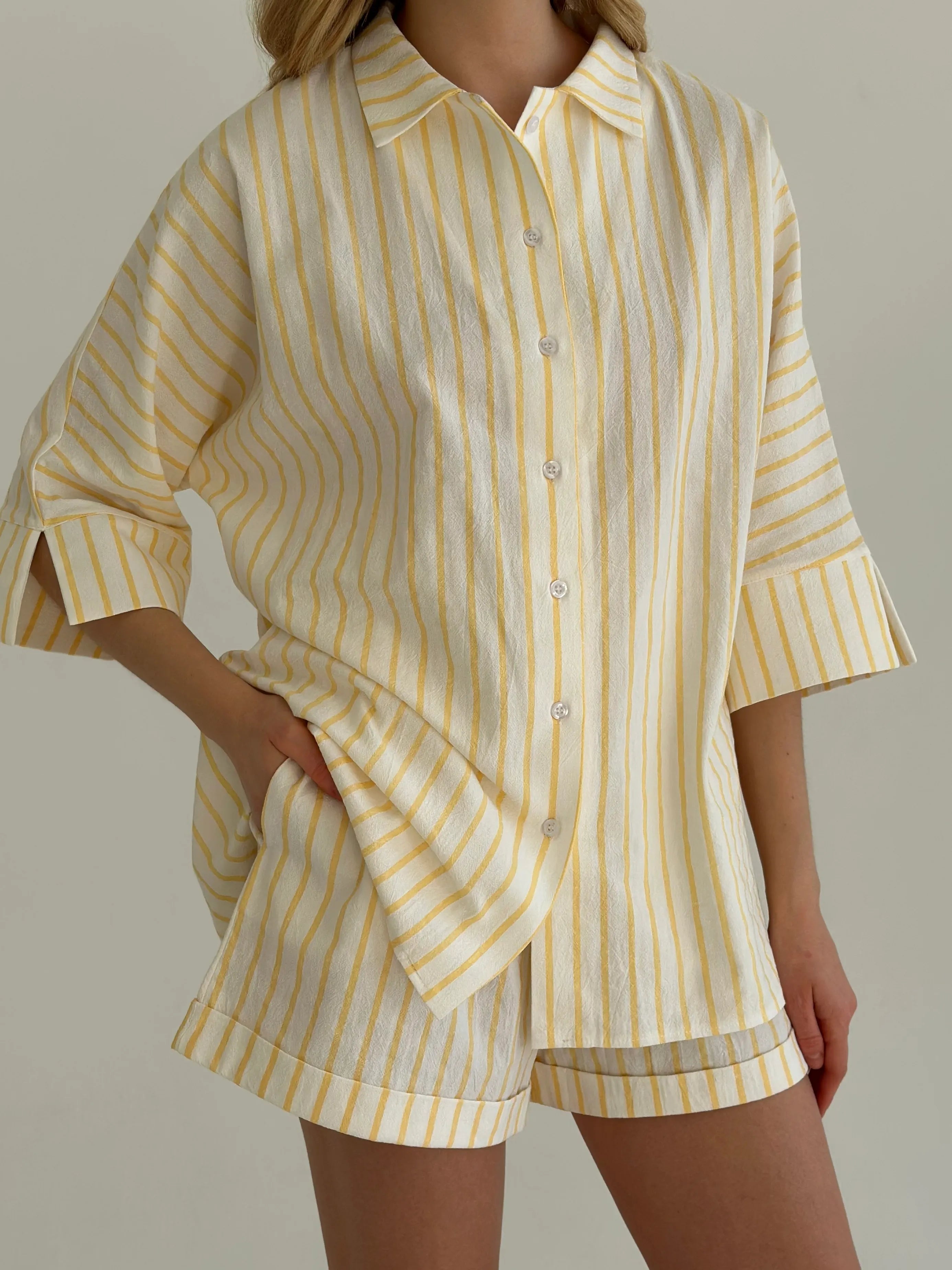 Shirt and shorts suit, cotton "yellow stripe on milk"