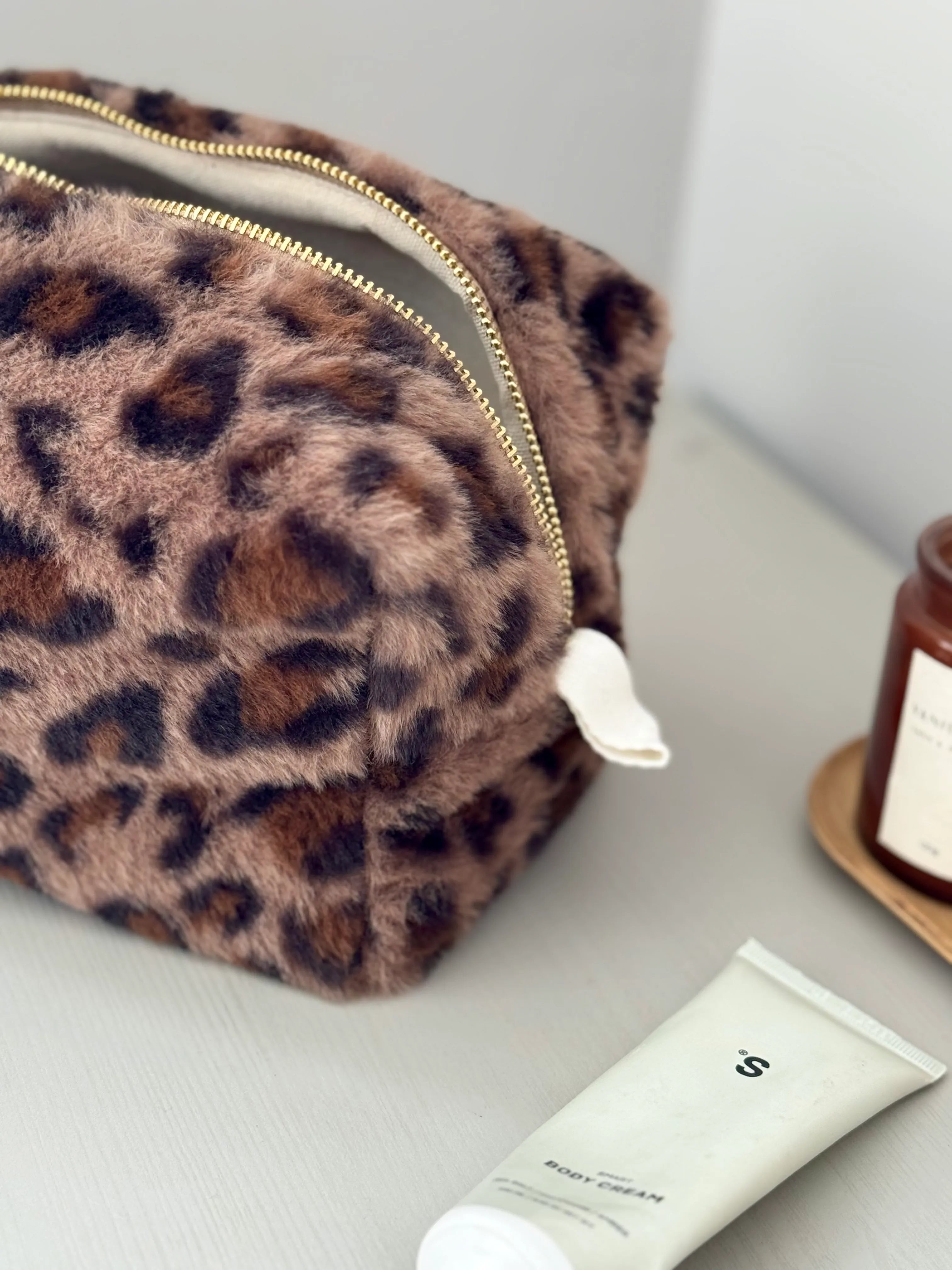 Leo fur cosmetic bag brown medium square