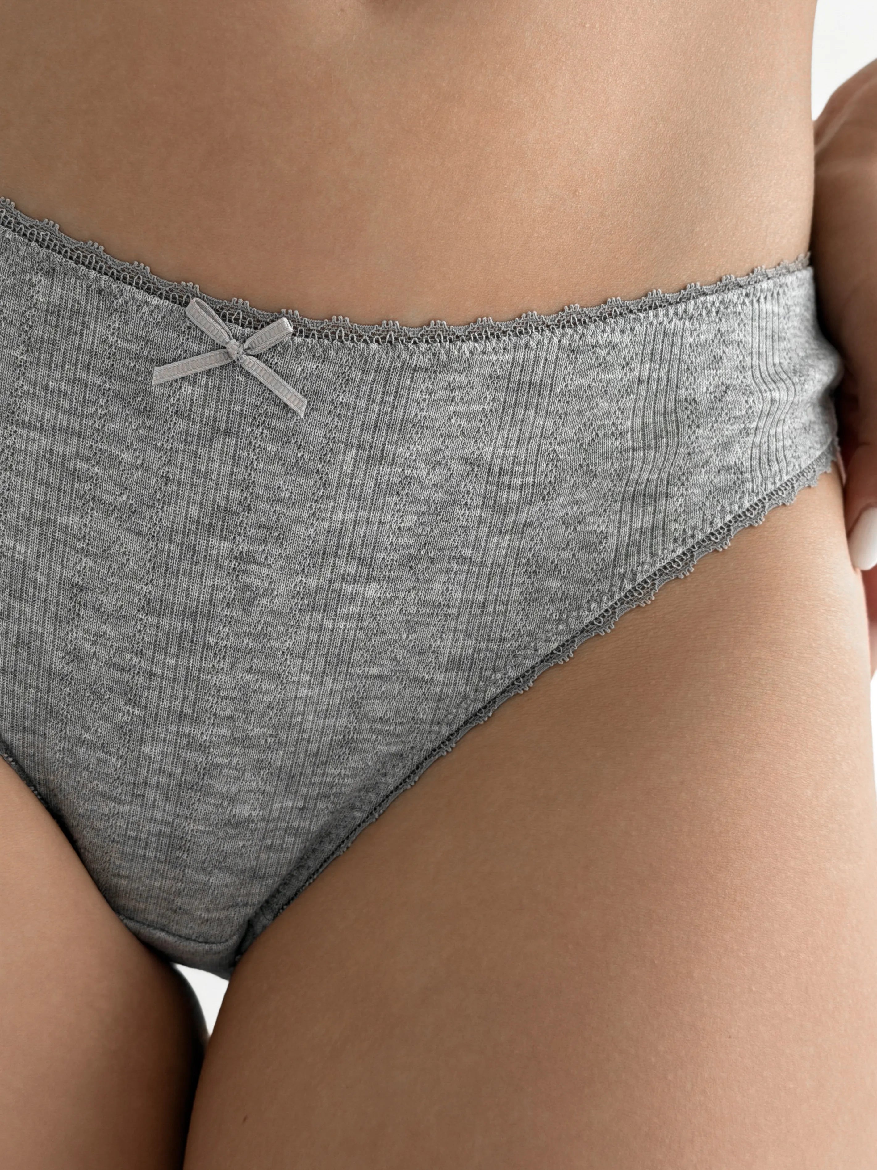 Basic thong underwear with lace, gray