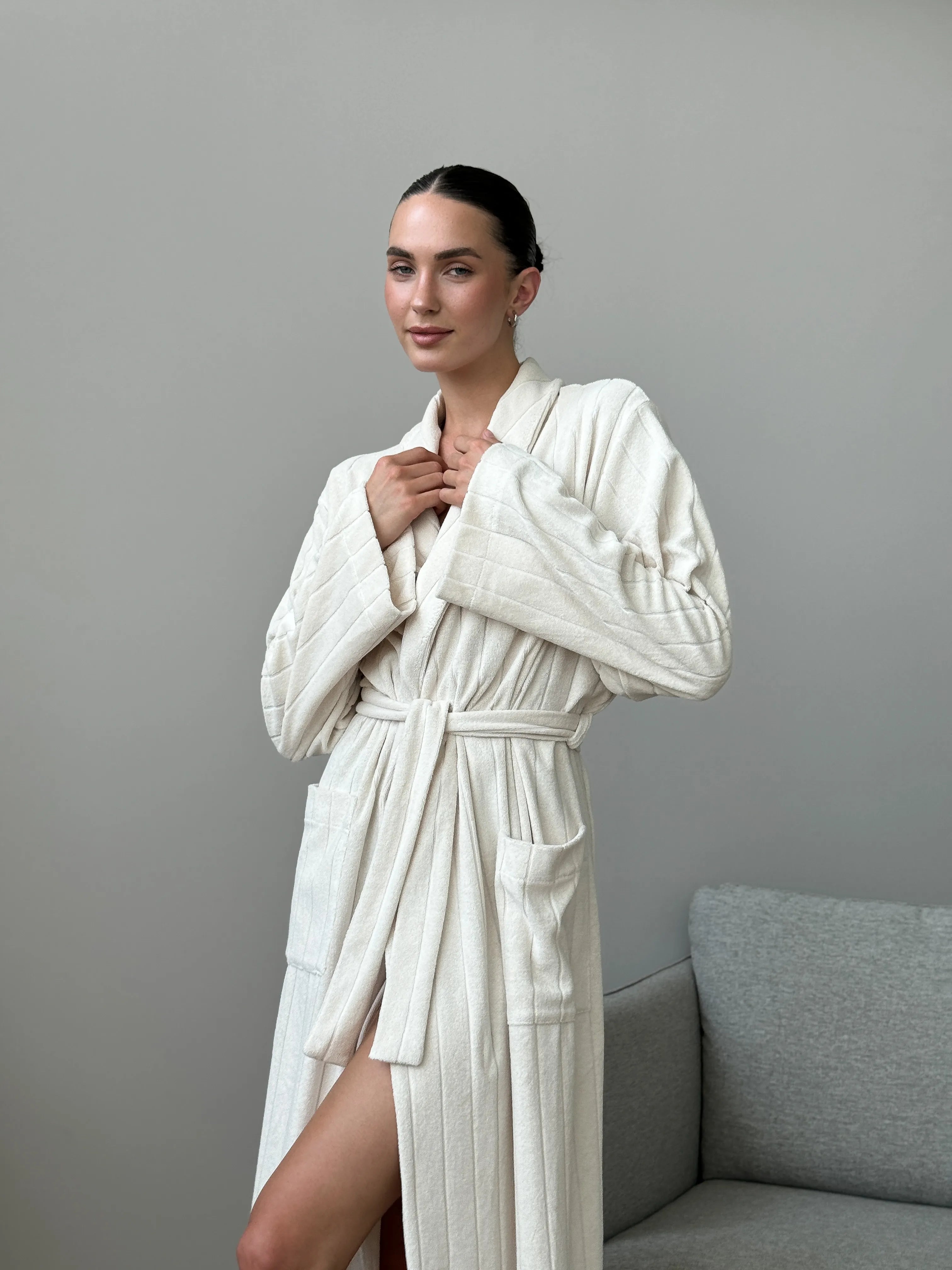Striped milky-colored mahra robe