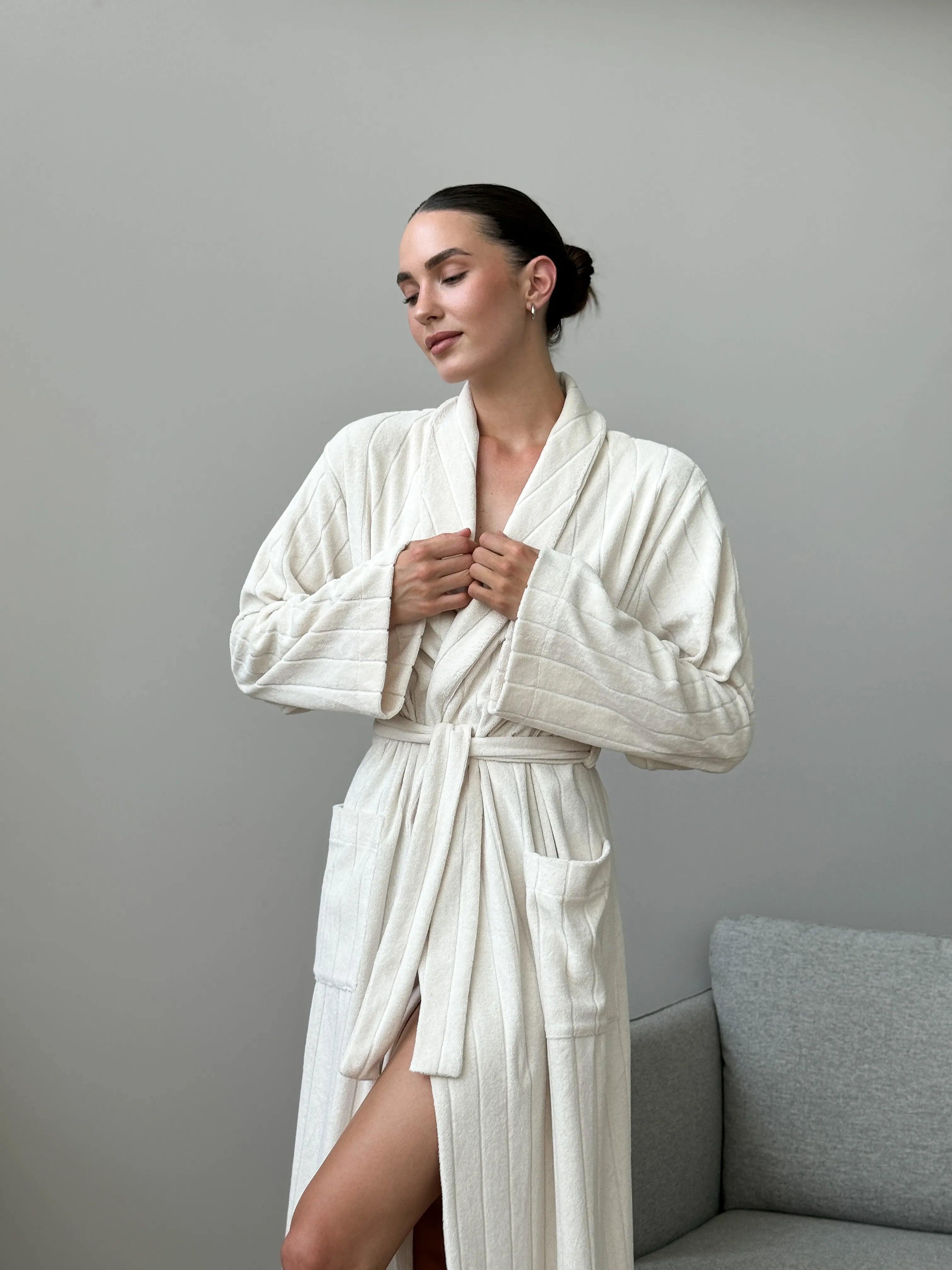 Striped milky-colored mahra robe
