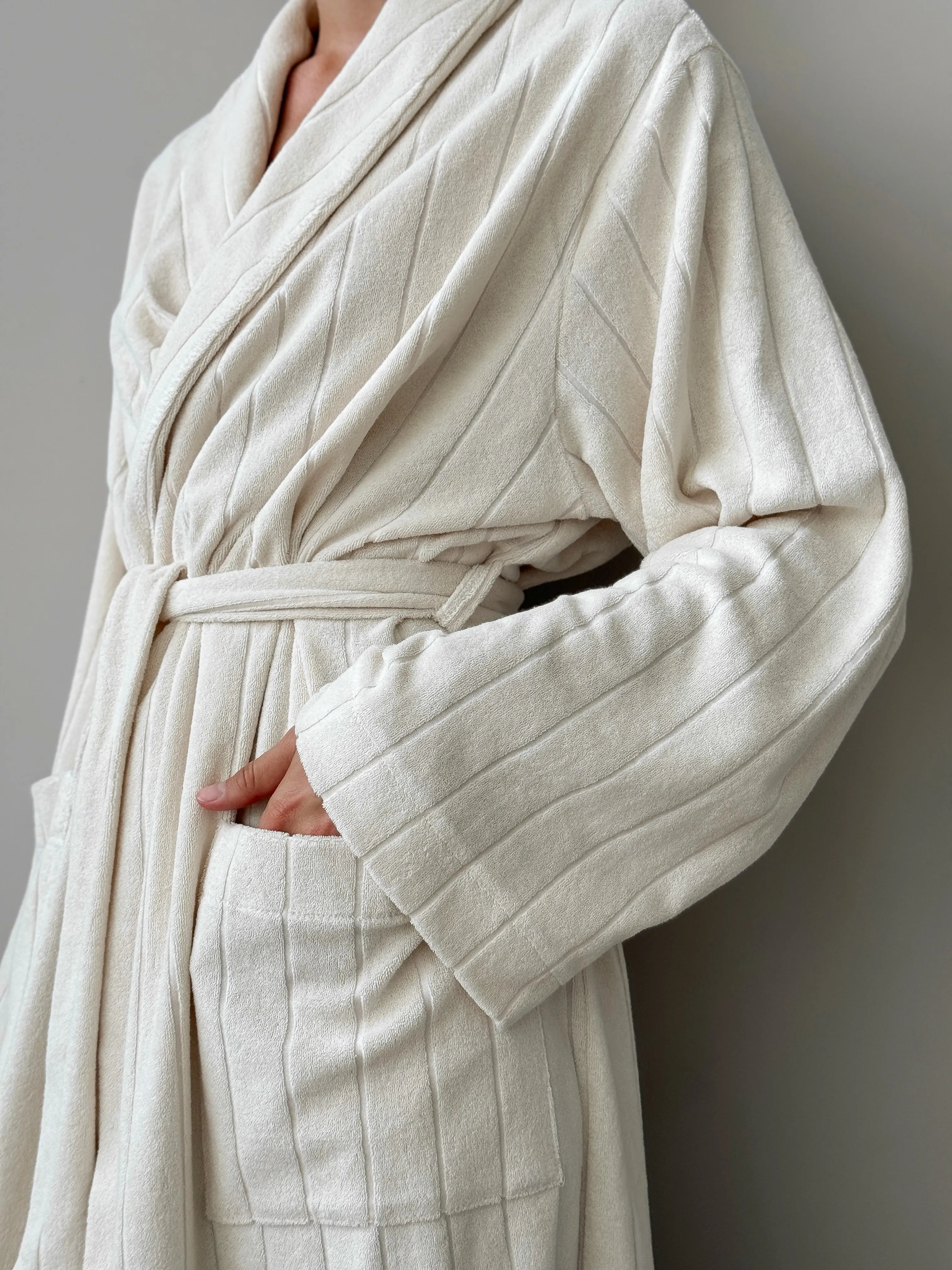 Striped milky-colored mahra robe