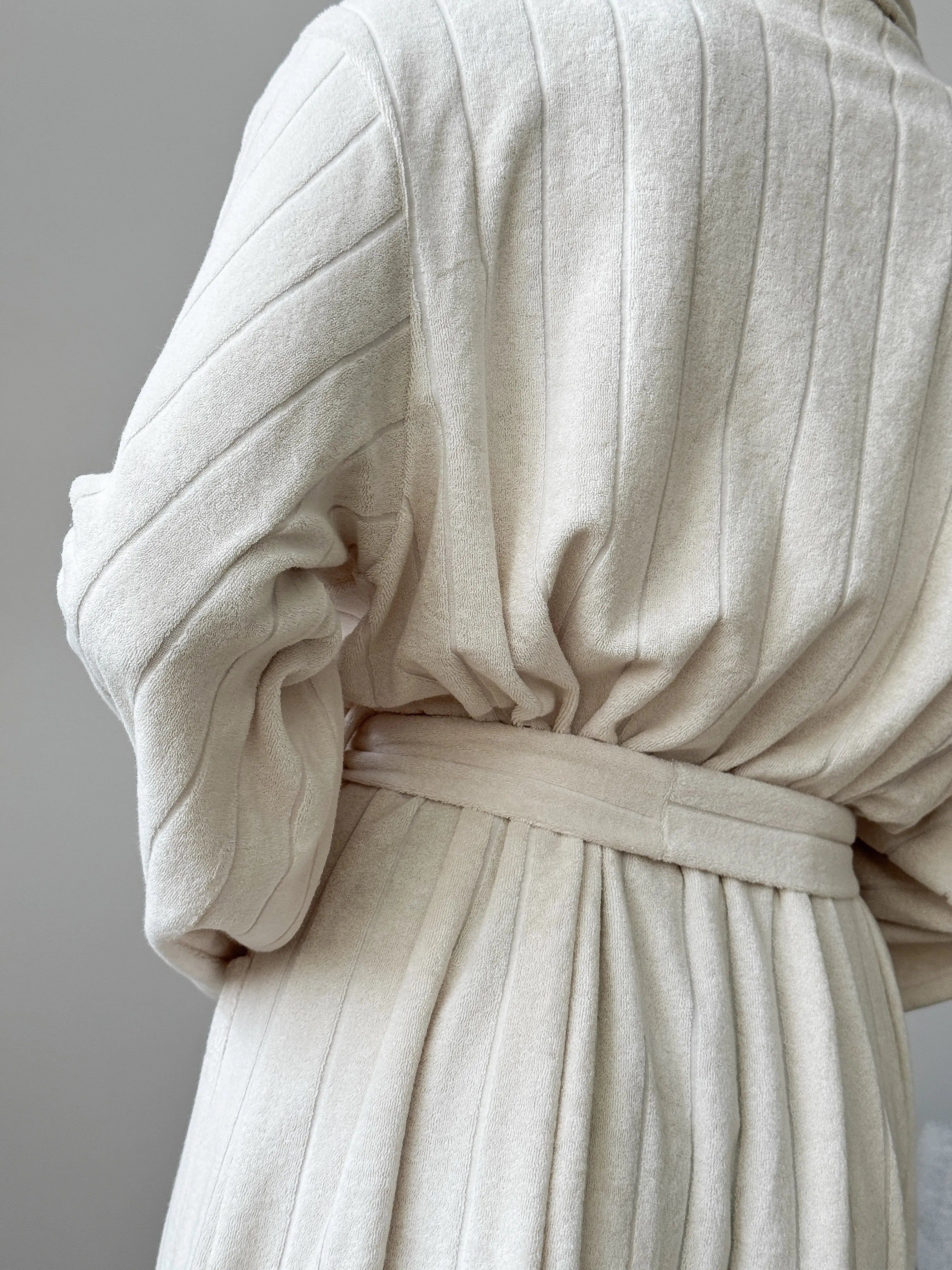 Striped milky-colored mahra robe
