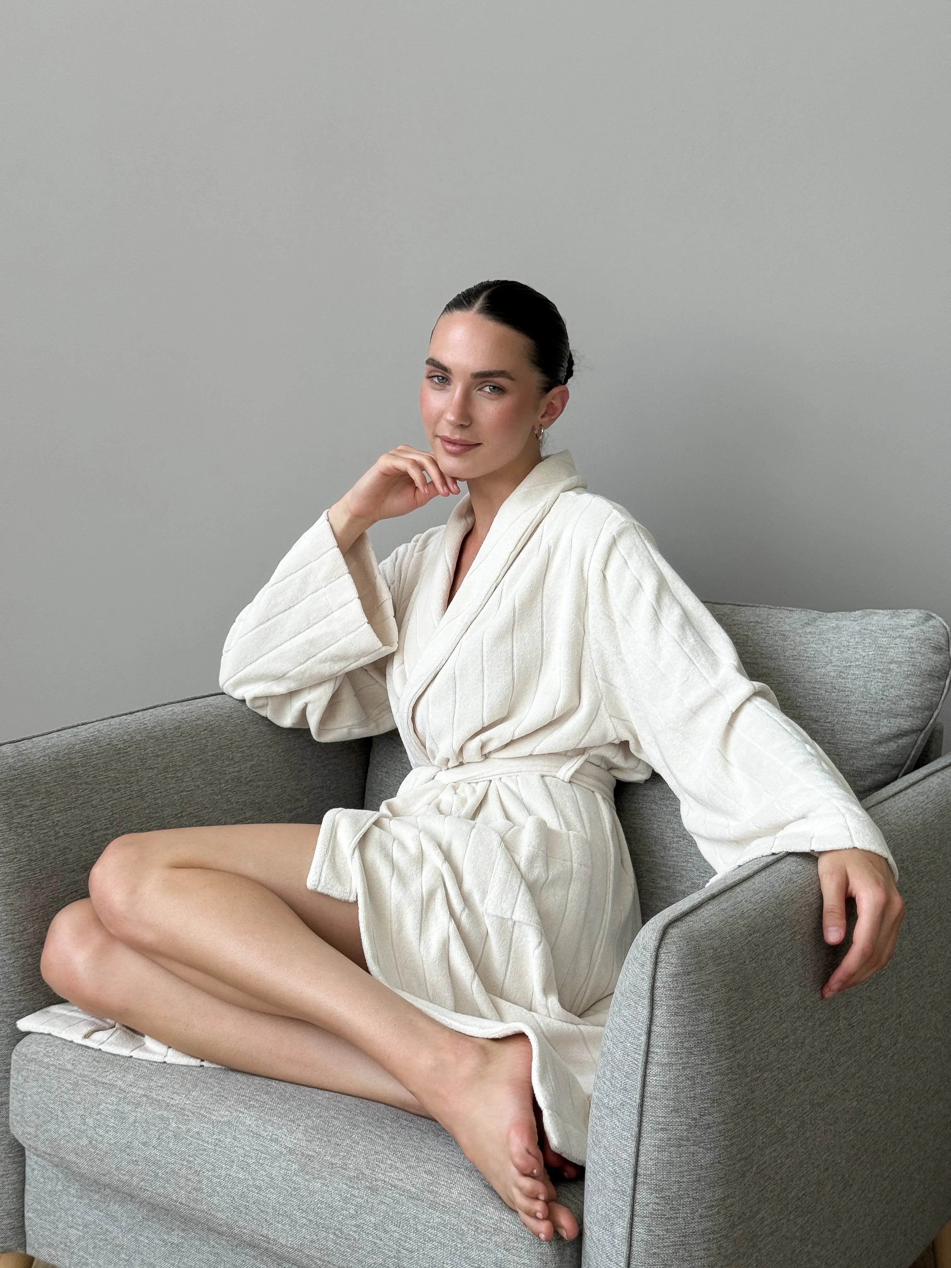 Striped milky-colored mahra robe