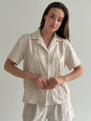 Short-sleeved suit and shorts, jacquard, flower, milky