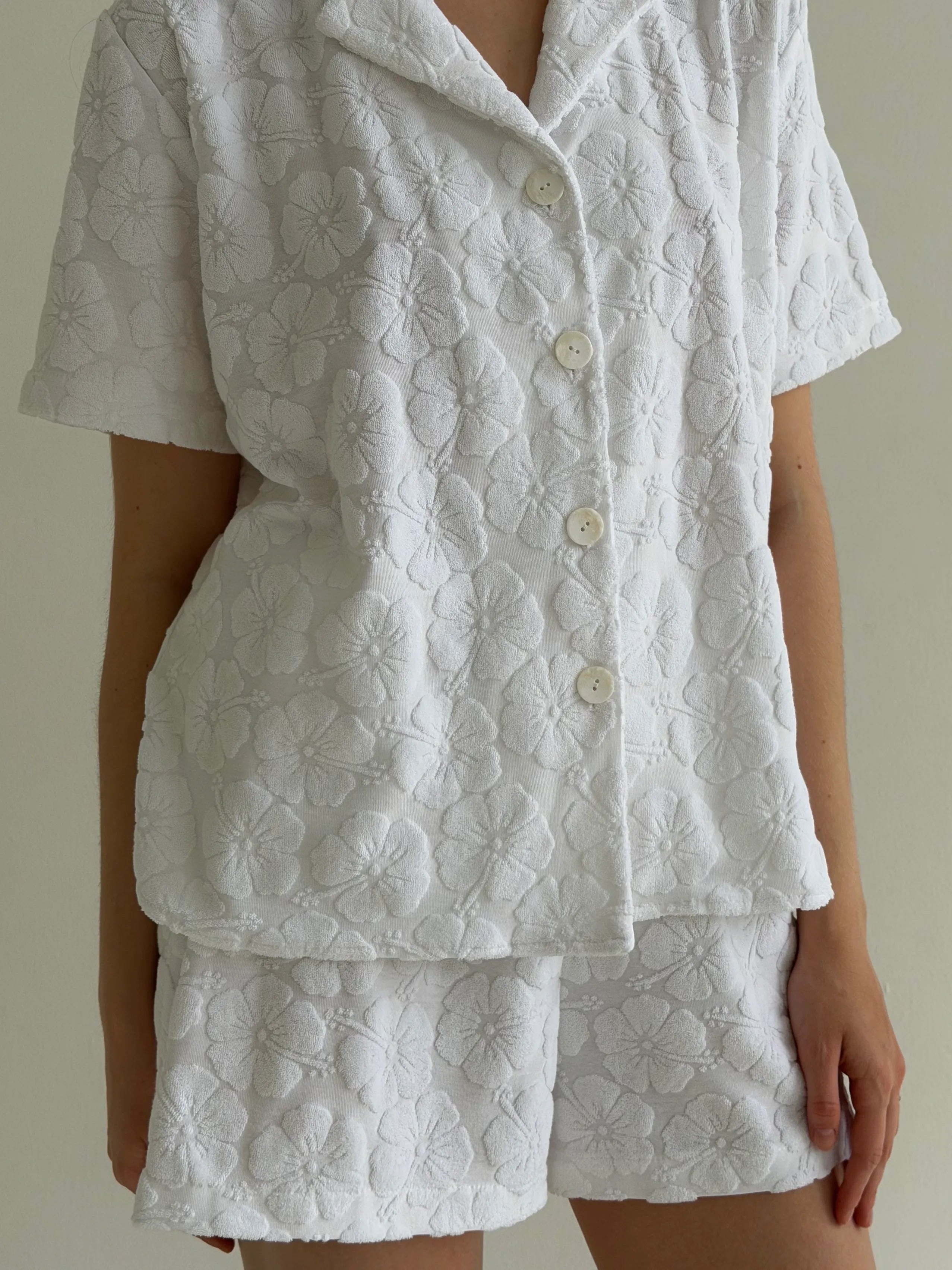 Short sleeve suit and shorts jacquard mehra flower white