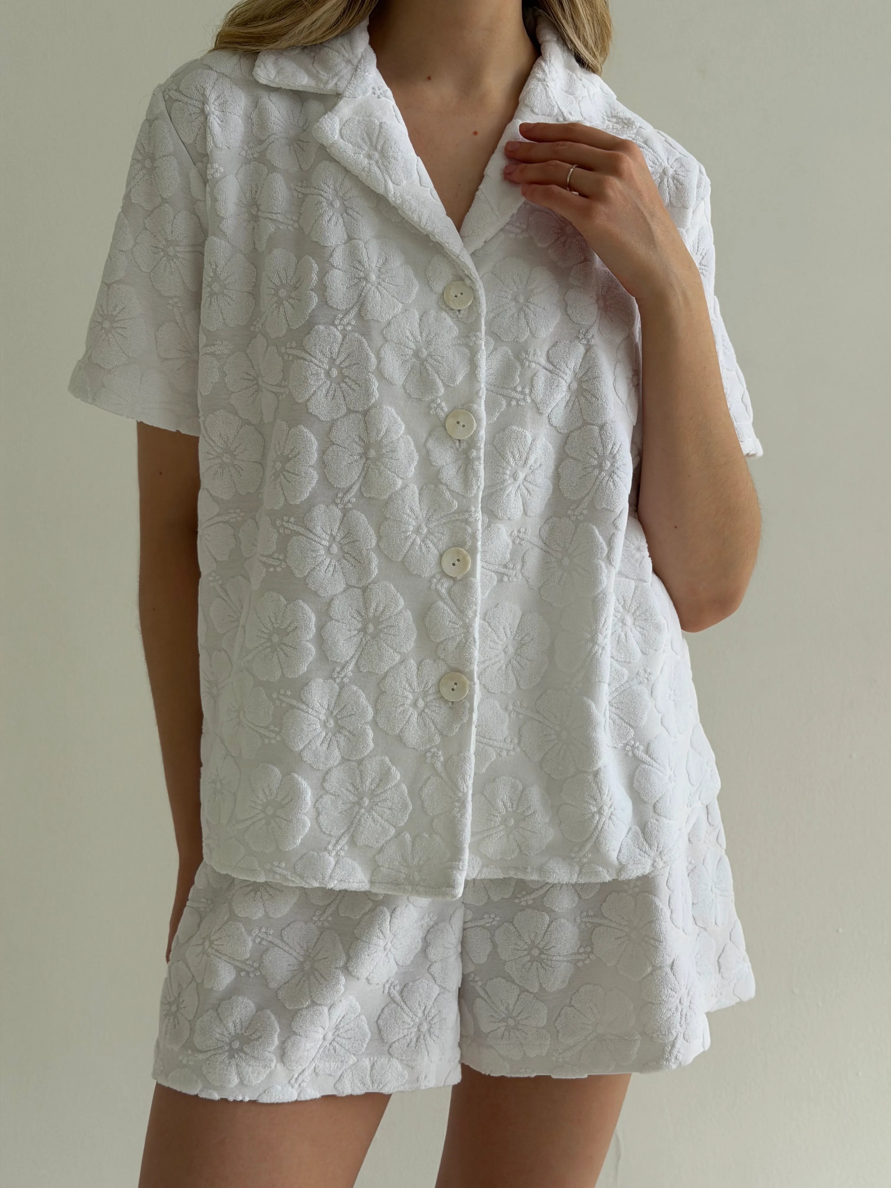 Short sleeve suit and shorts jacquard mehra flower white