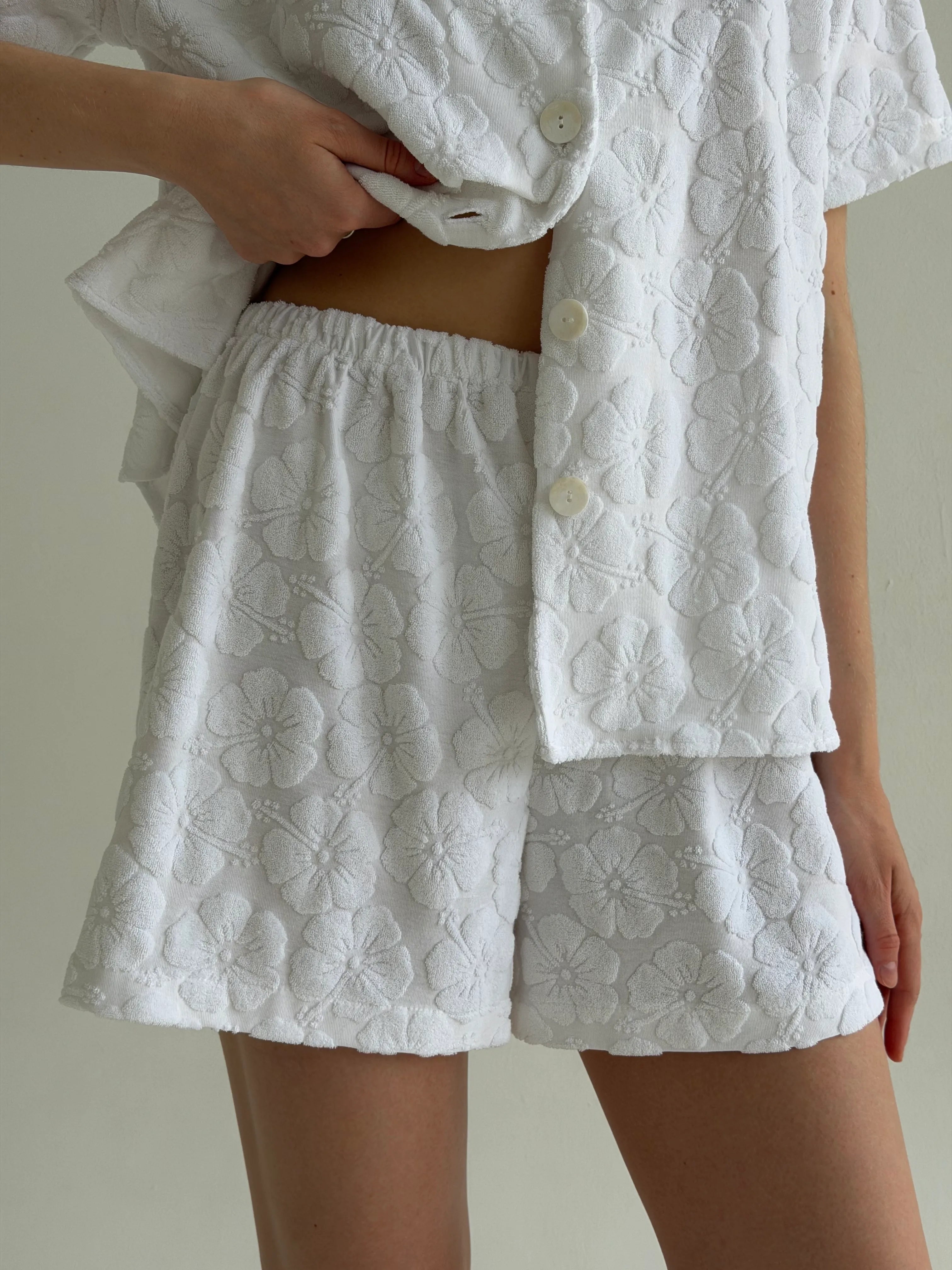 Short sleeve suit and shorts jacquard mehra flower white