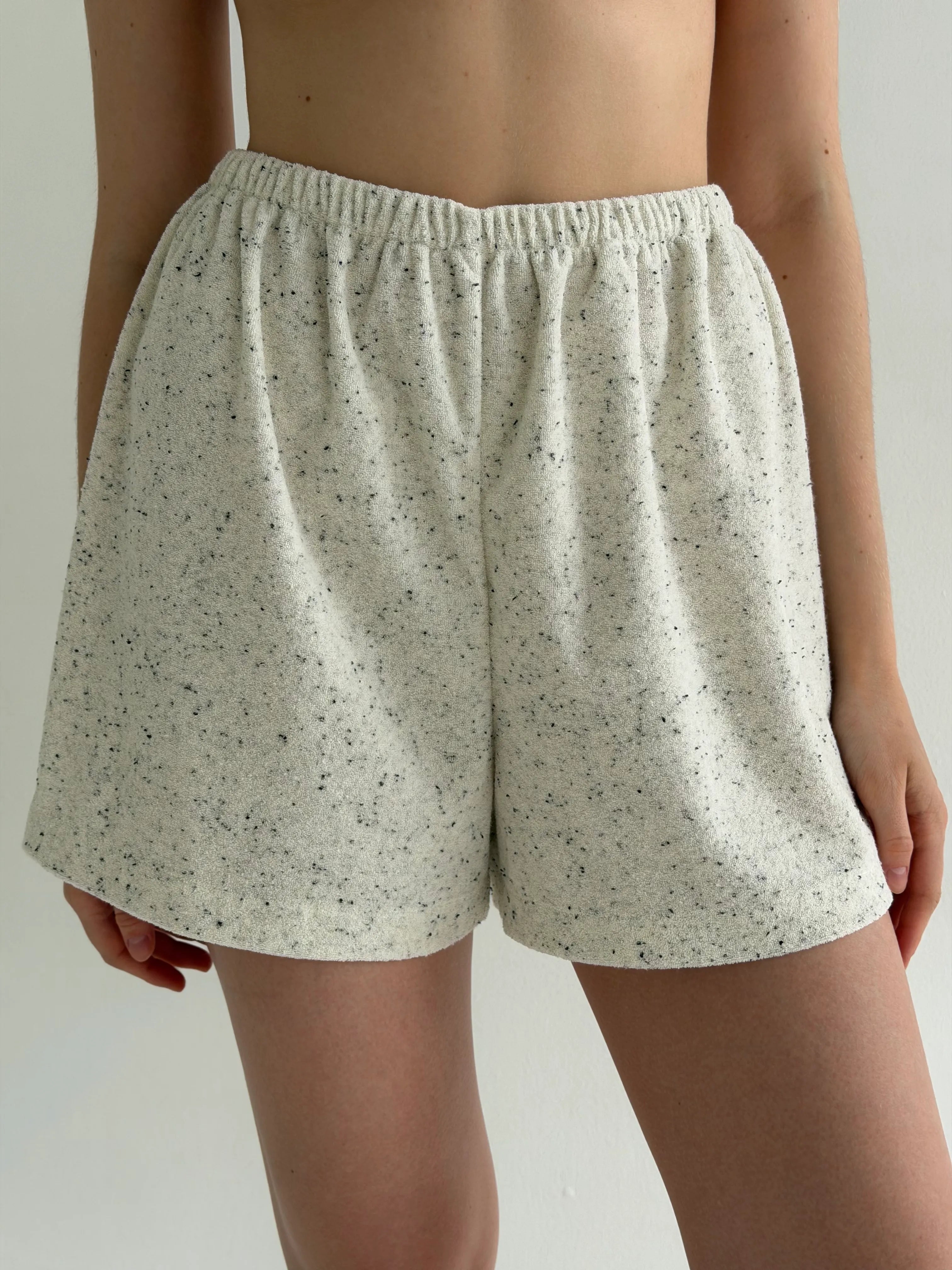 Short-sleeved suit and shorts in melange terry
