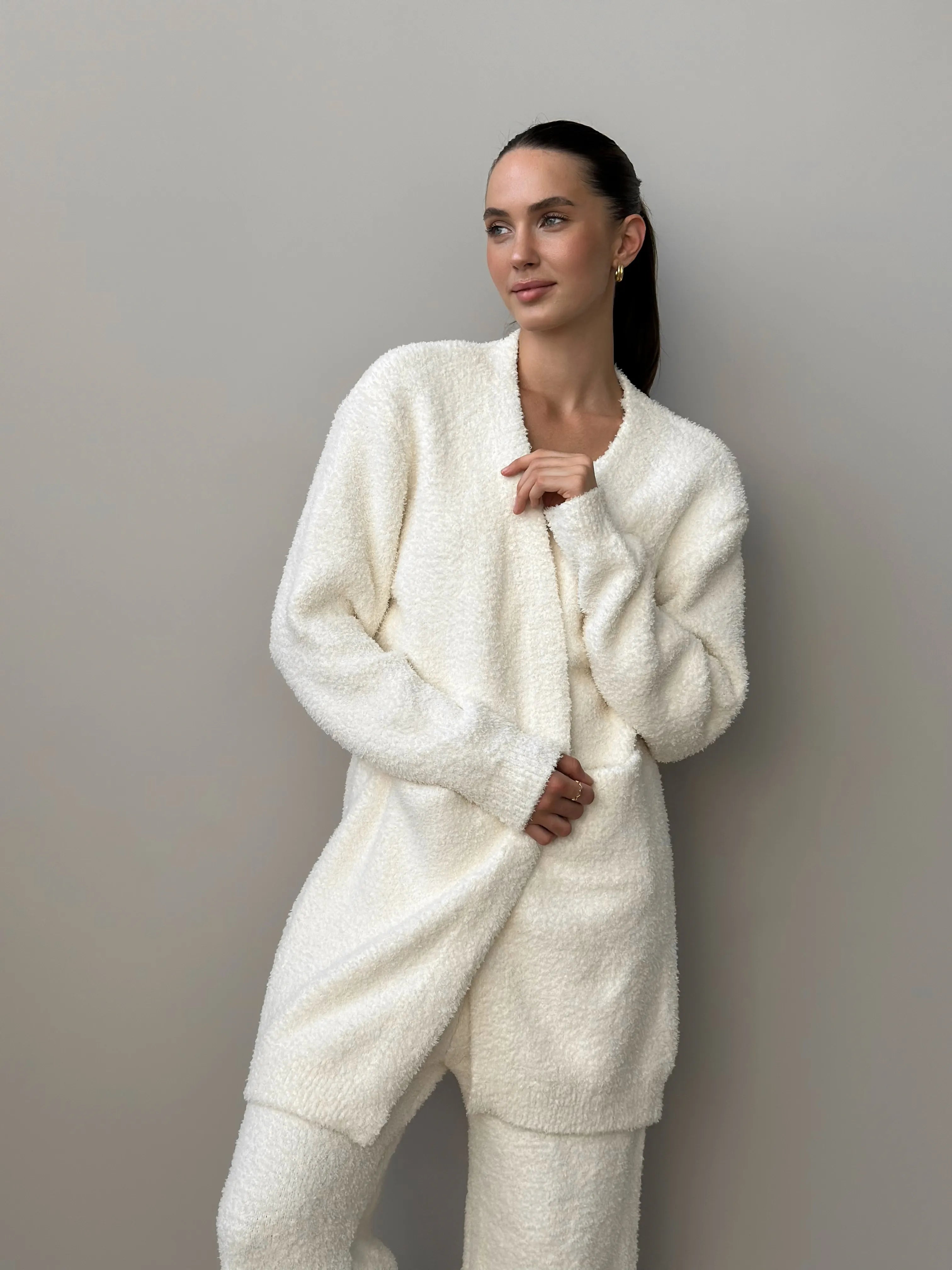 Soft knitted fluffy cardigan milky
