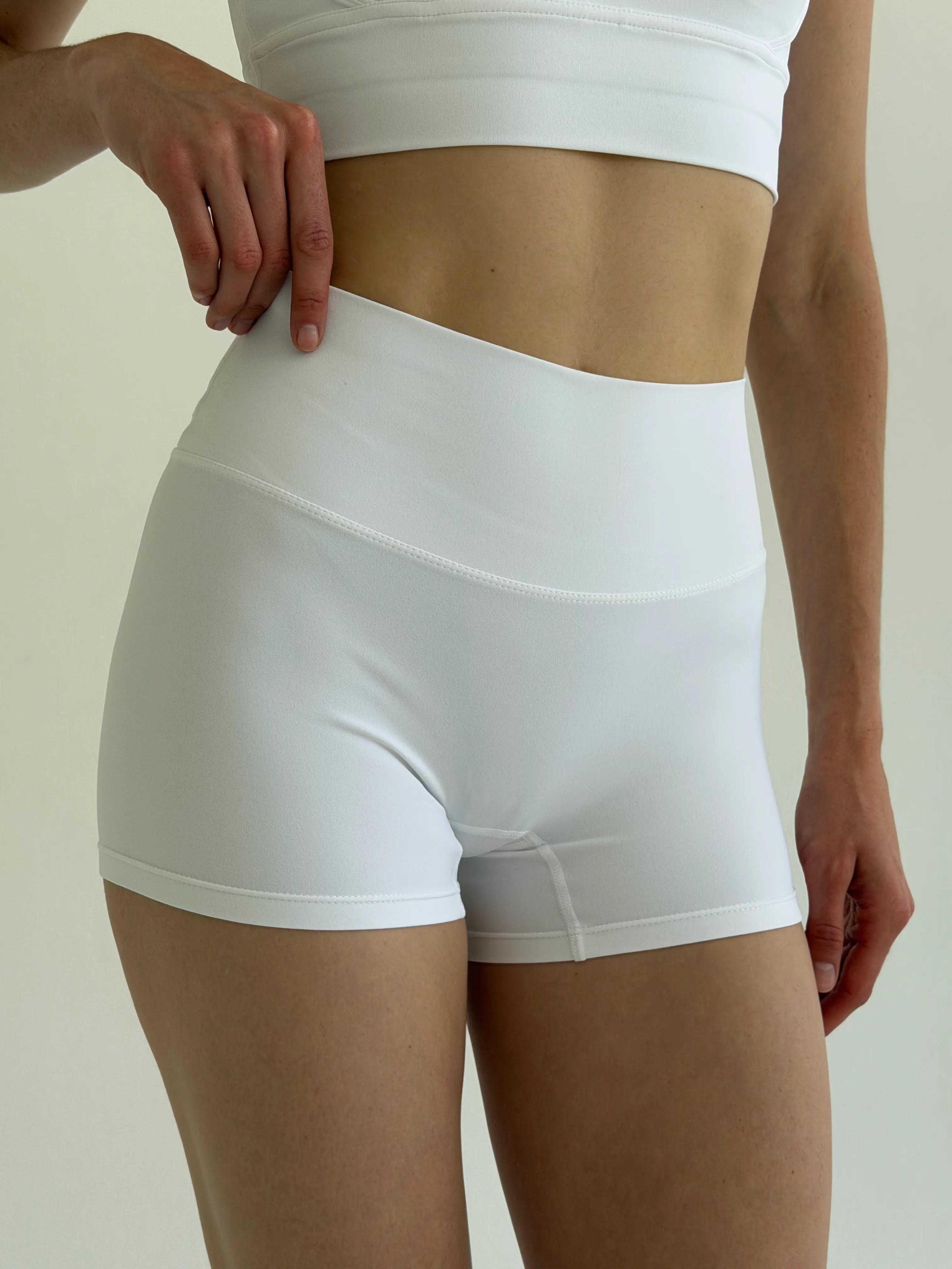 Yoga shorts white