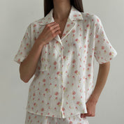 Suit shorts and short-sleeved shirt muslin flowers watercolor on white