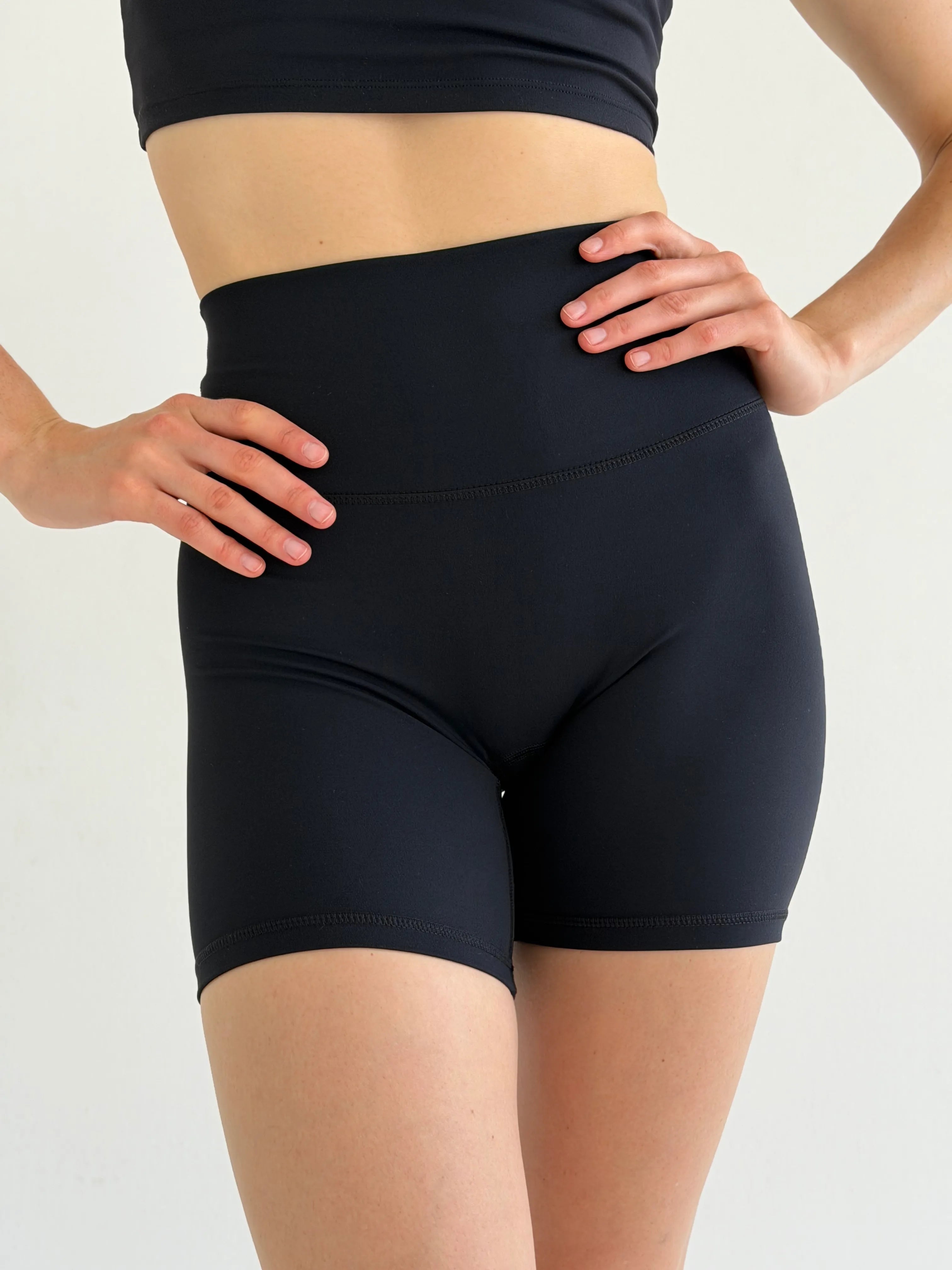 Yoga cycling shorts black
