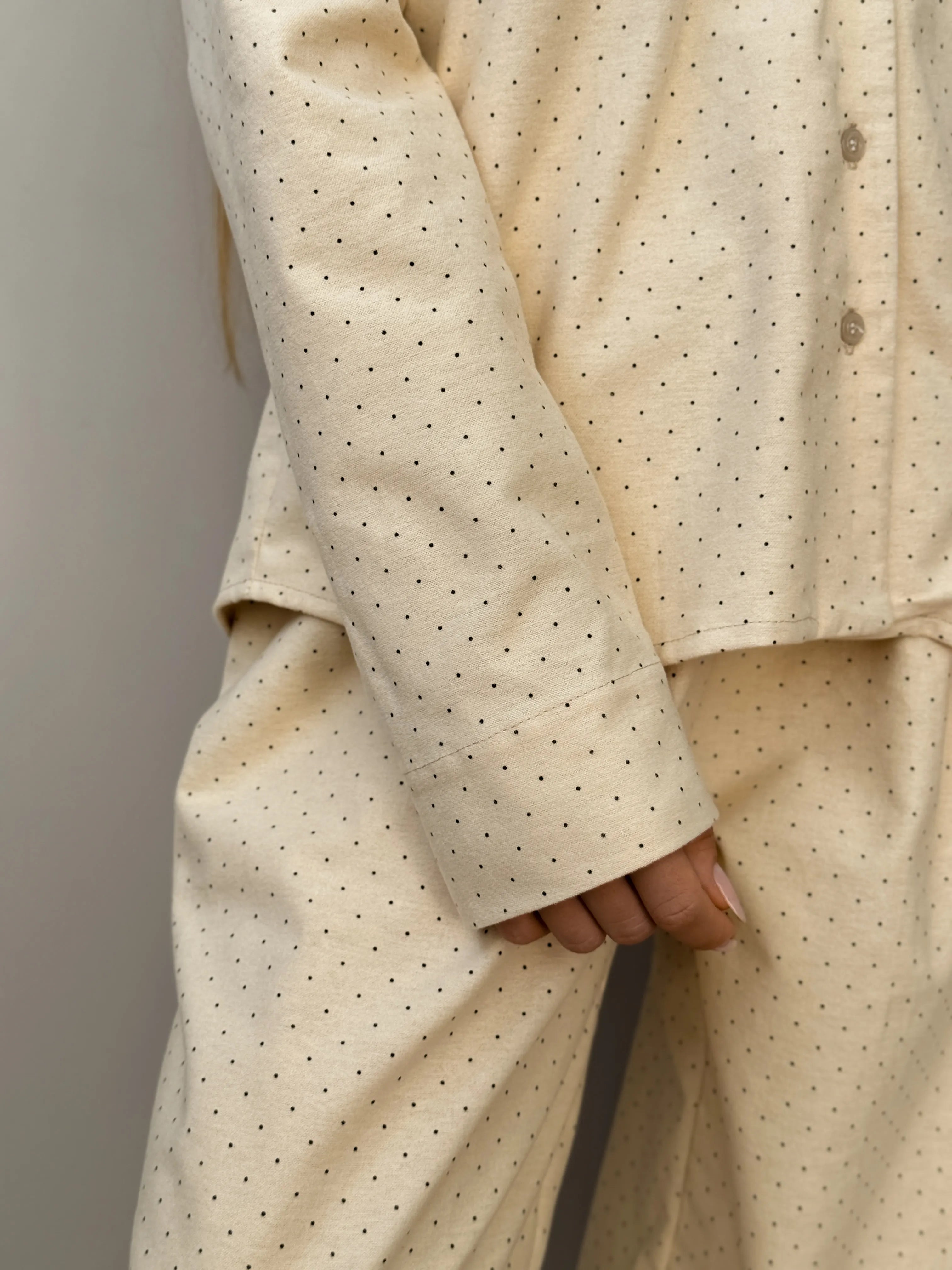 Flannel pajama set milky with small dots