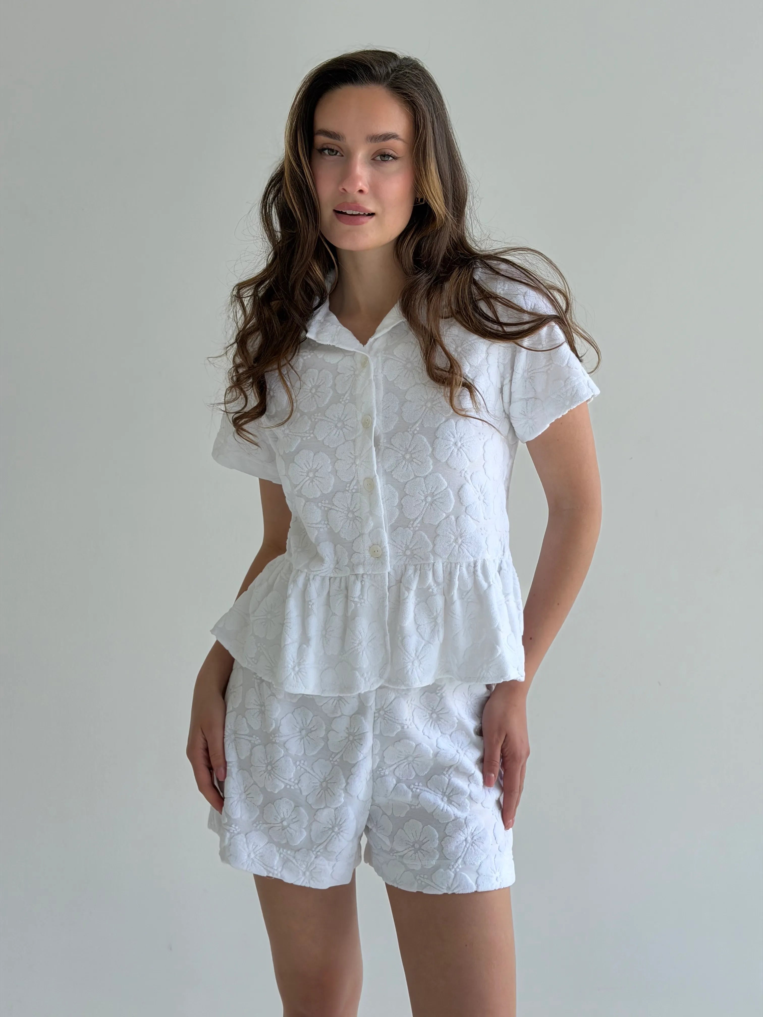Peplum shirt and shorts suit, jacquard, flower, white