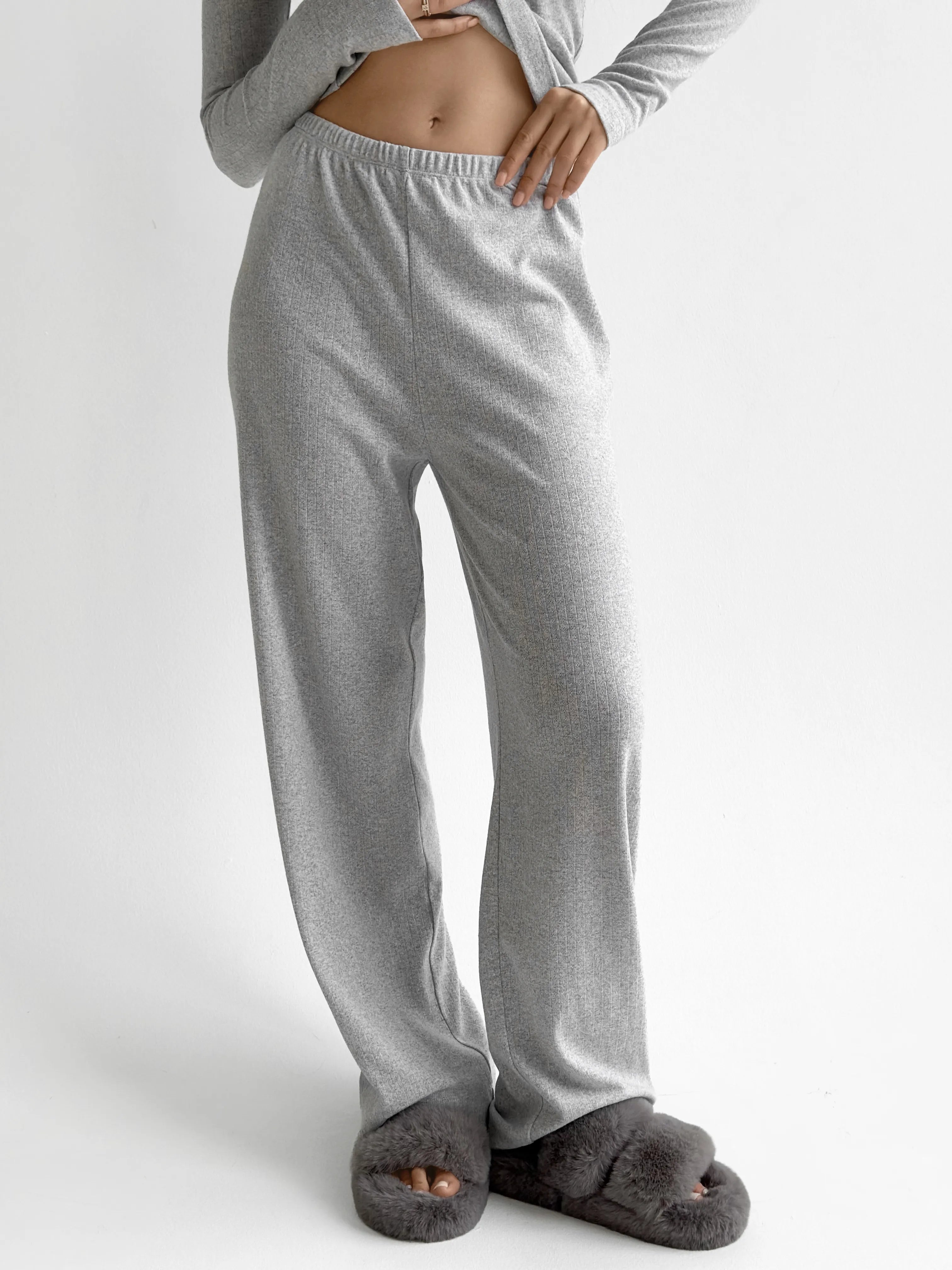 Ribbed knitted suit wide pants and longsleeves gray