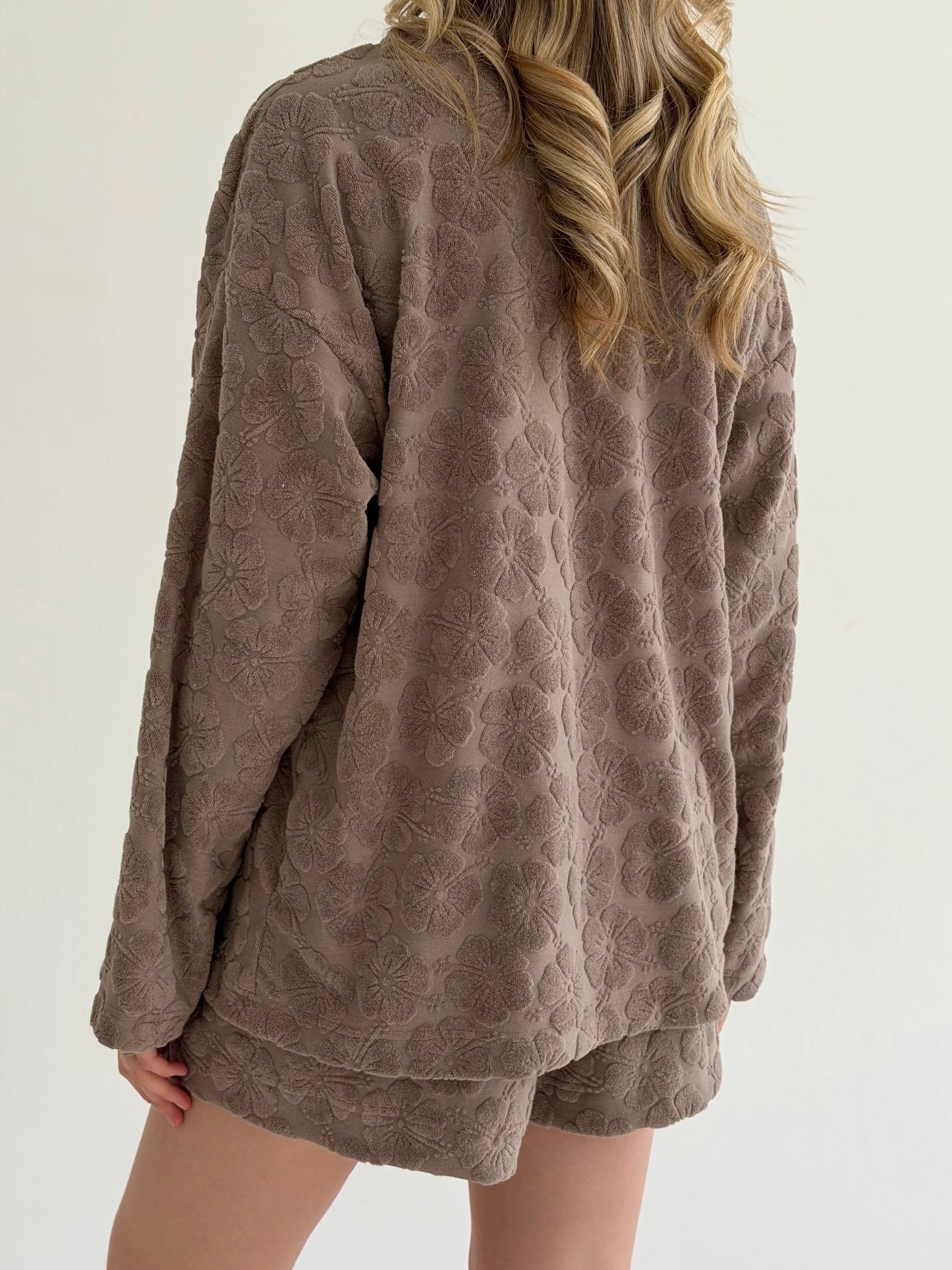 Long-sleeved suit and shorts, terry jacquard, flower, brown