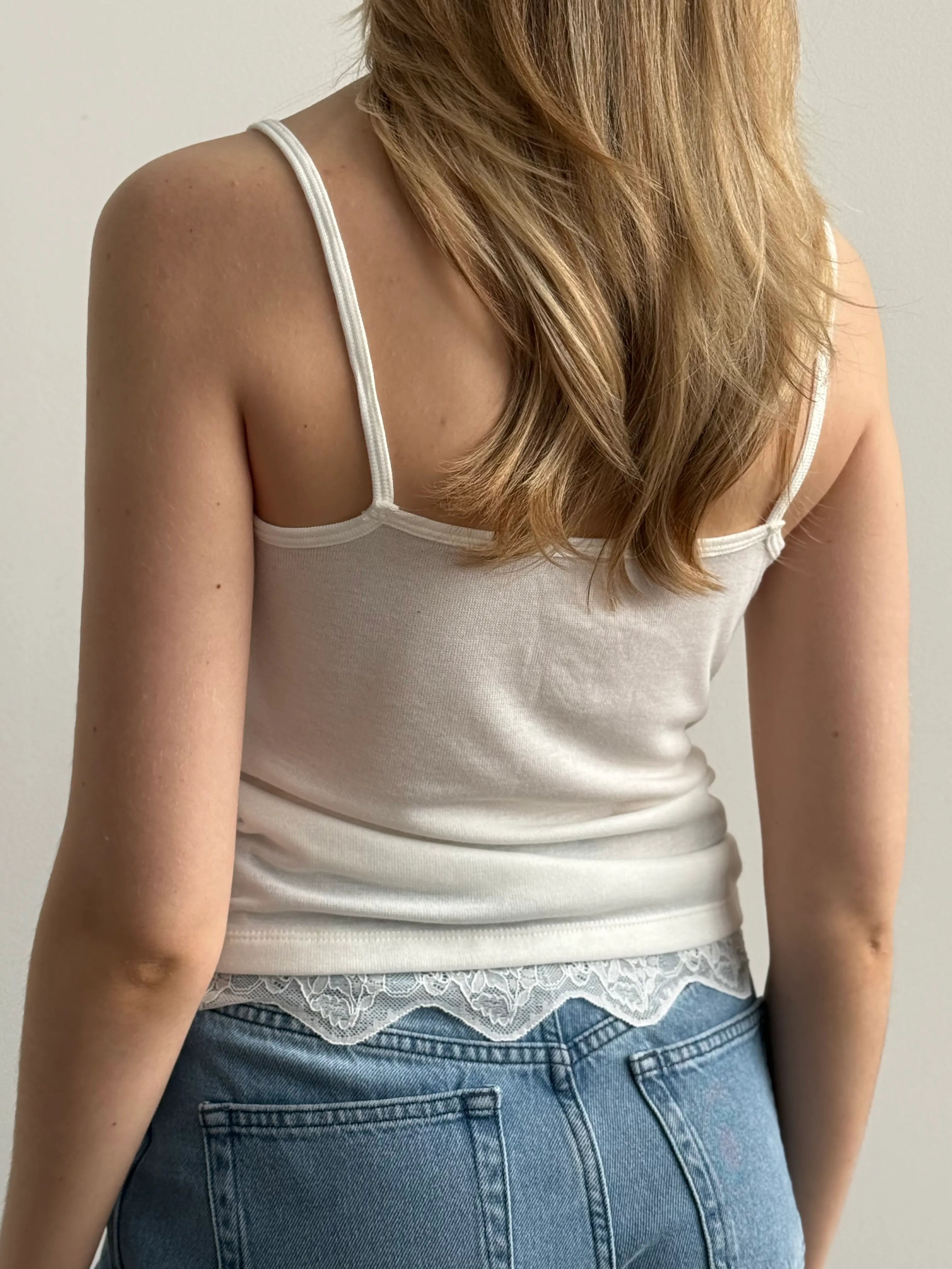 Knitted T-shirt with lace, white