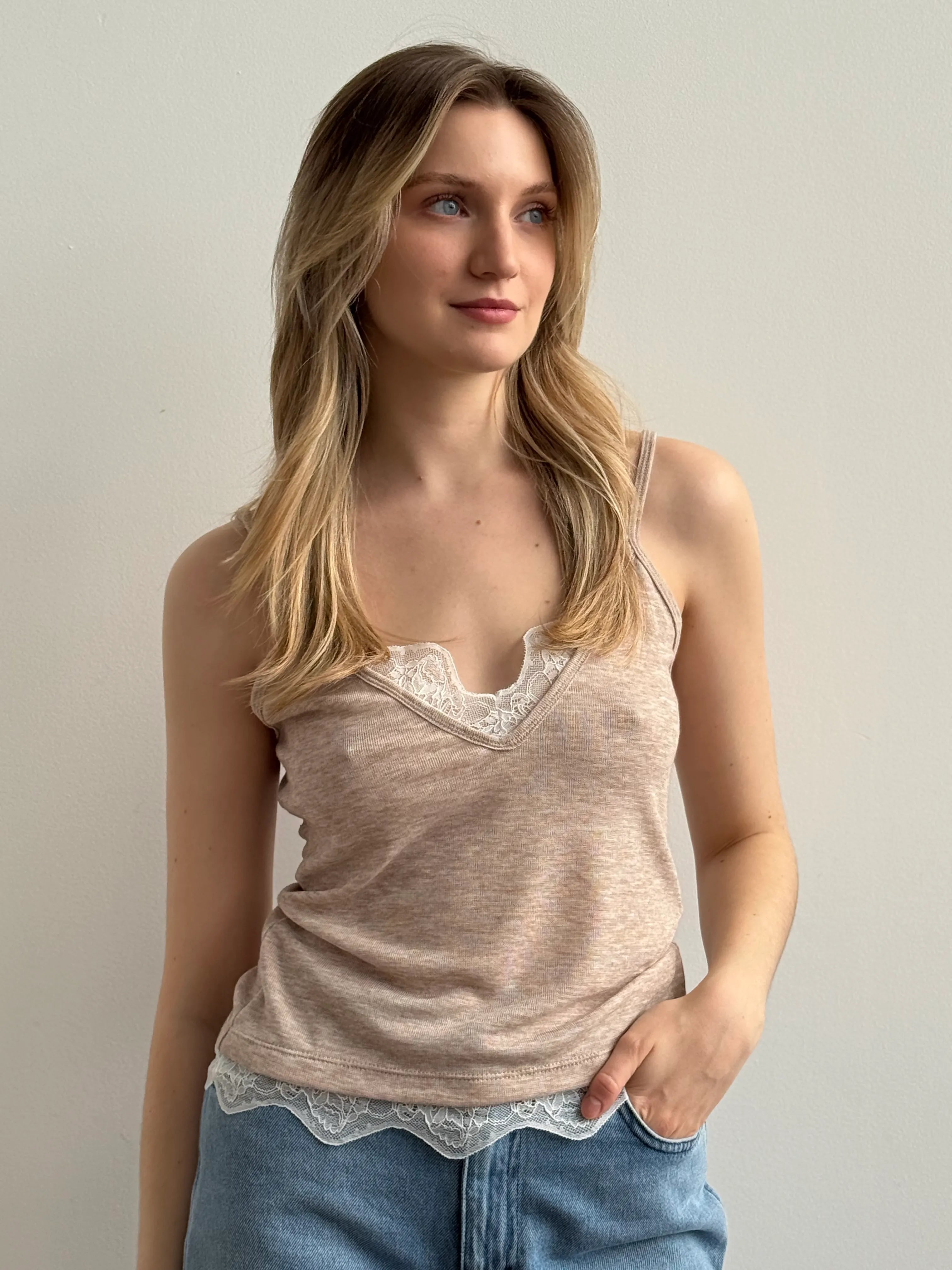 Knitted T-shirt with lace, beige