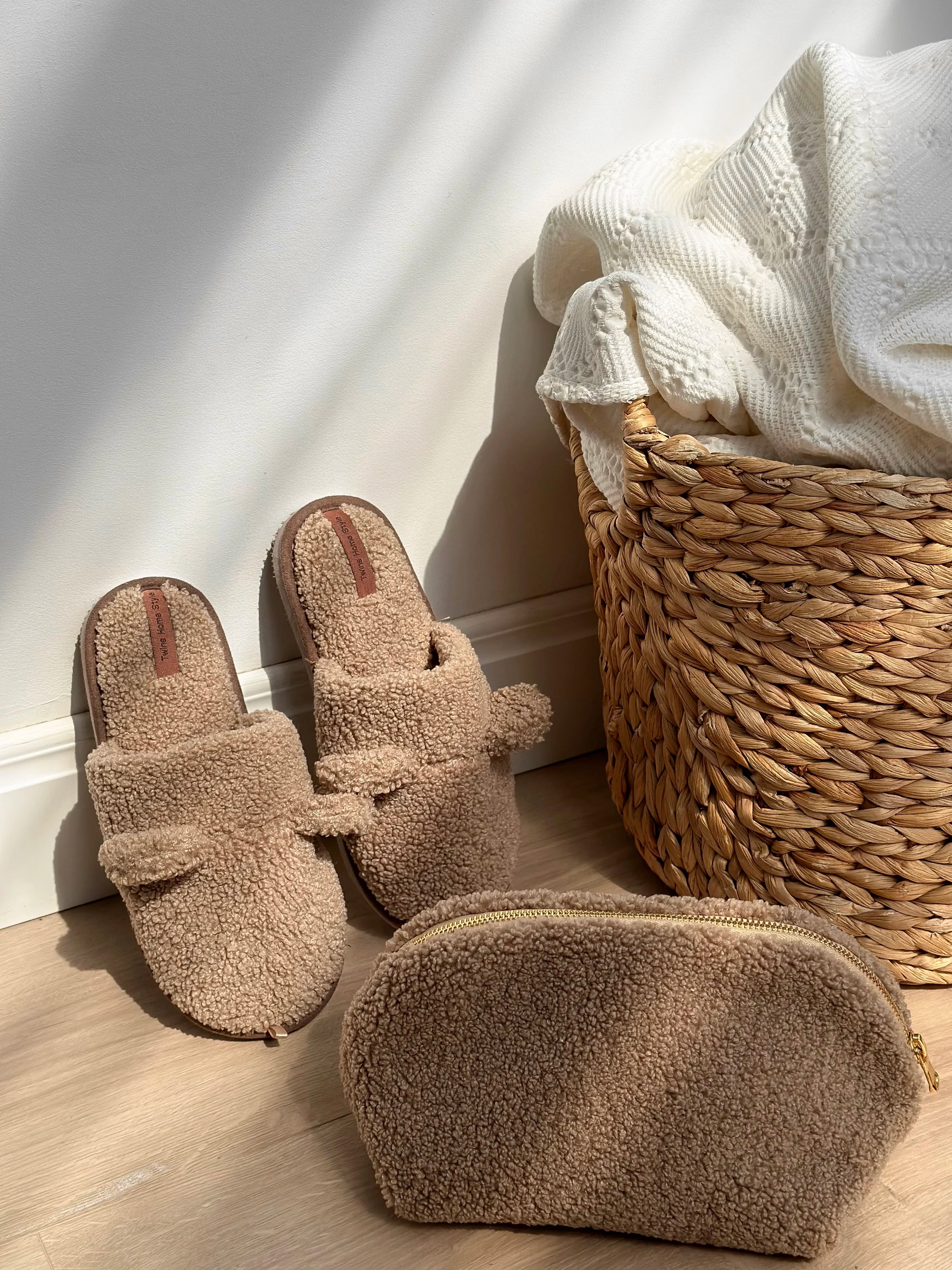Gift set TEDDY brown (cosmetic bag, slippers)