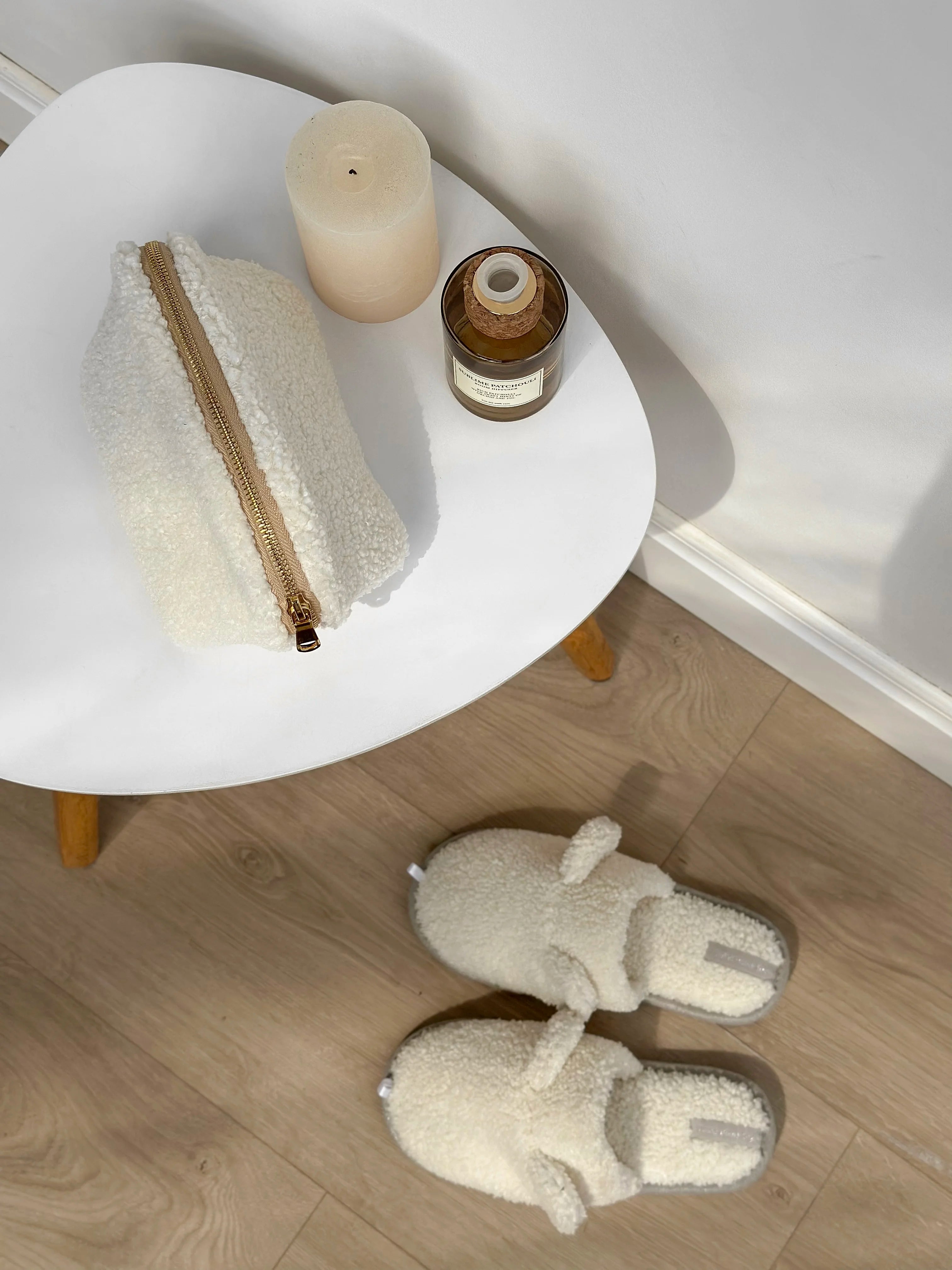 Gift set TEDDY white (cosmetic bag, slippers)