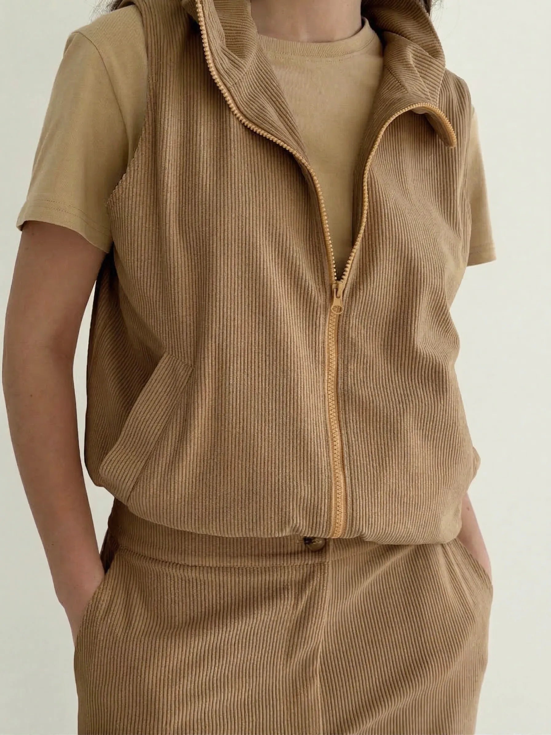Velvet vest beige