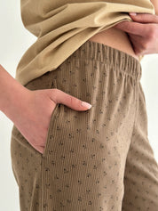 Corduroy straight pants “bud on beige”