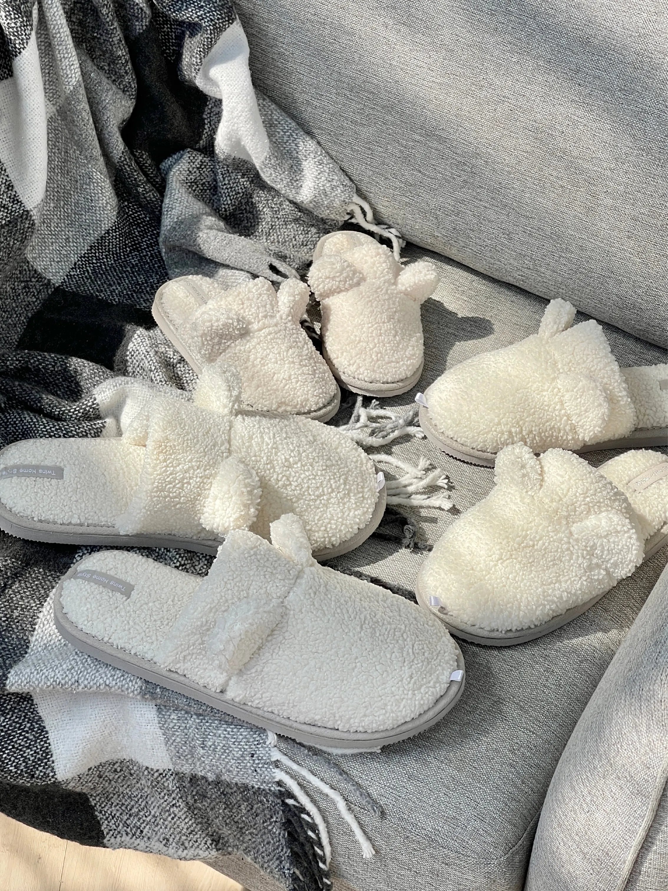 Children's fur slippers TEDDI white