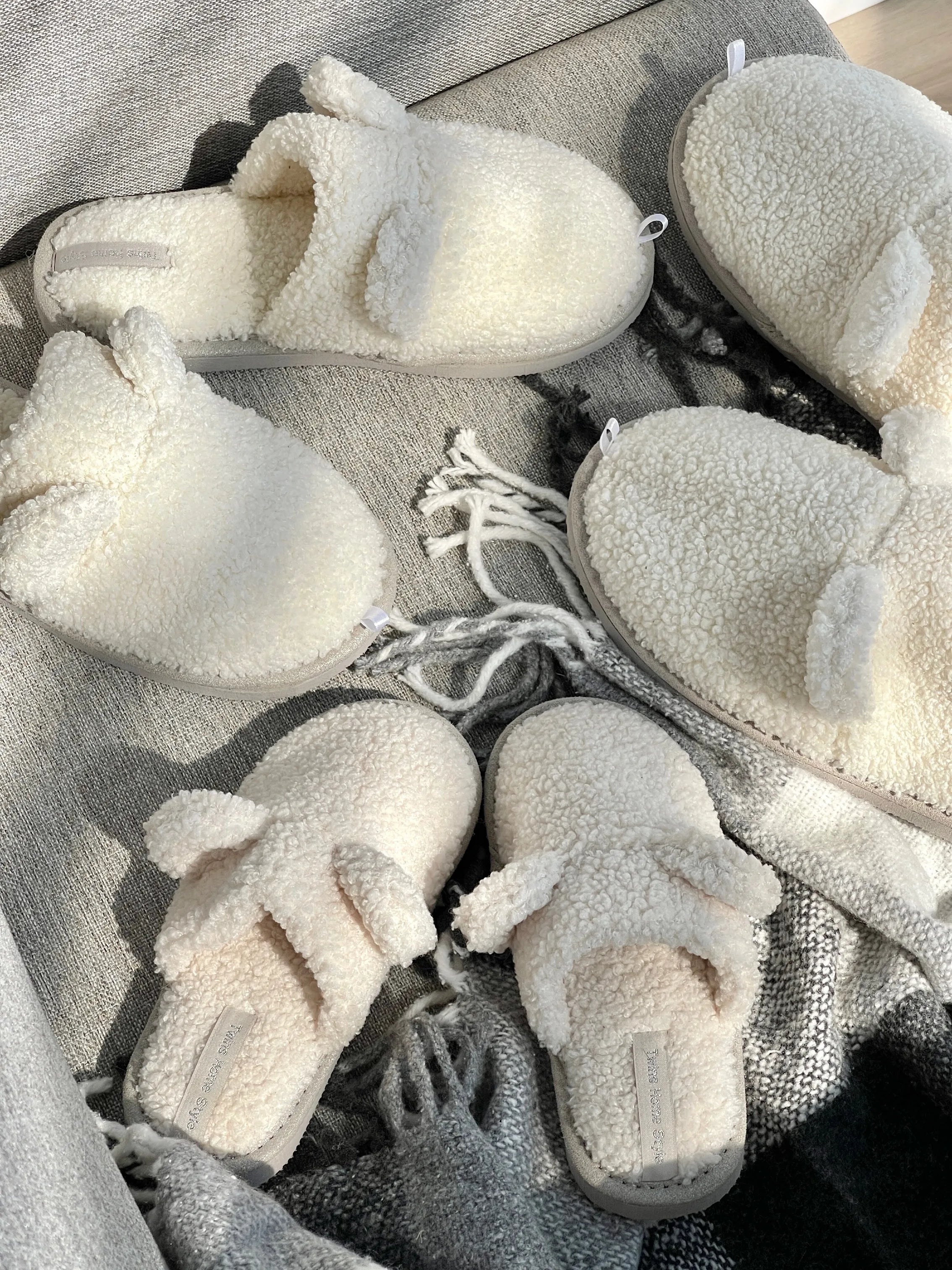 Children's fur slippers TEDDI white
