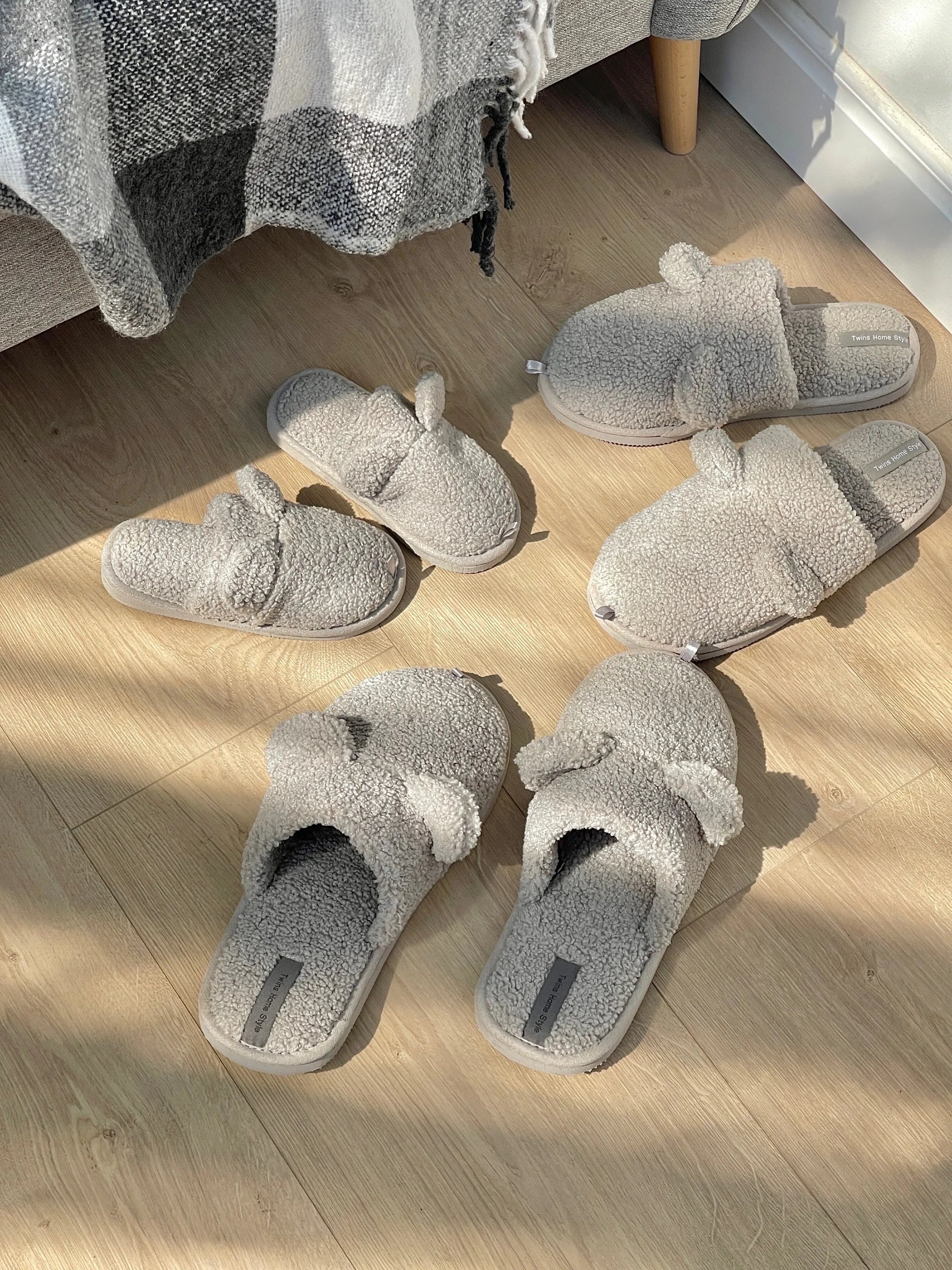 Kids’ Soft Teddy Slippers in Gray