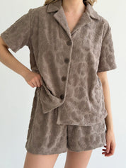 Short-sleeved suit and shorts, terry jacquard flower, brown