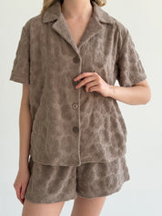 Short-sleeved suit and shorts, terry jacquard flower, brown
