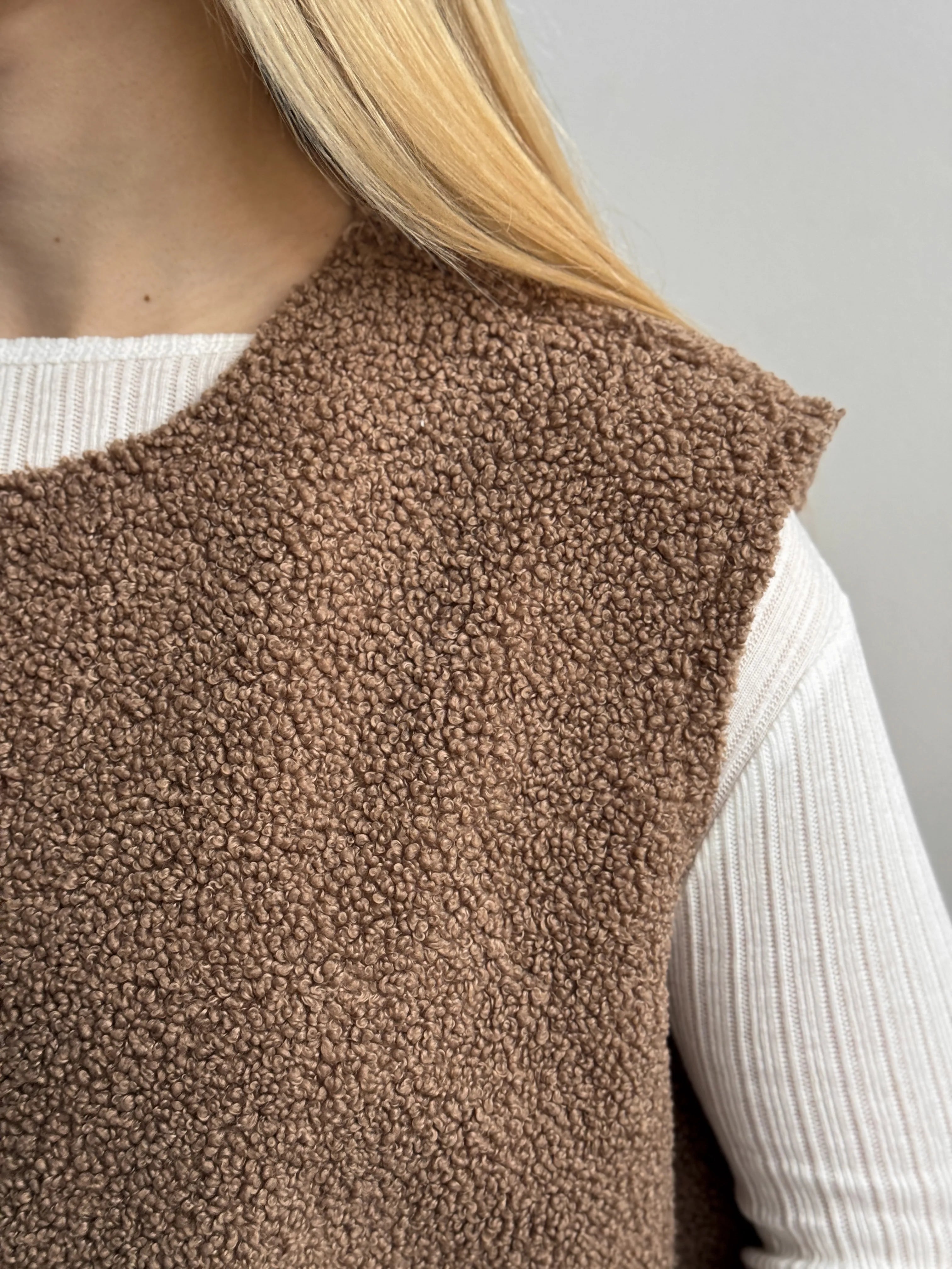 TEDDY brown vest with buttons
