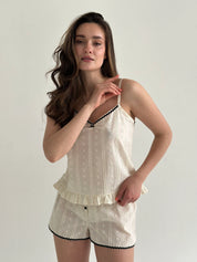 Suit T-shirt and shorts with gull, daisy, milky