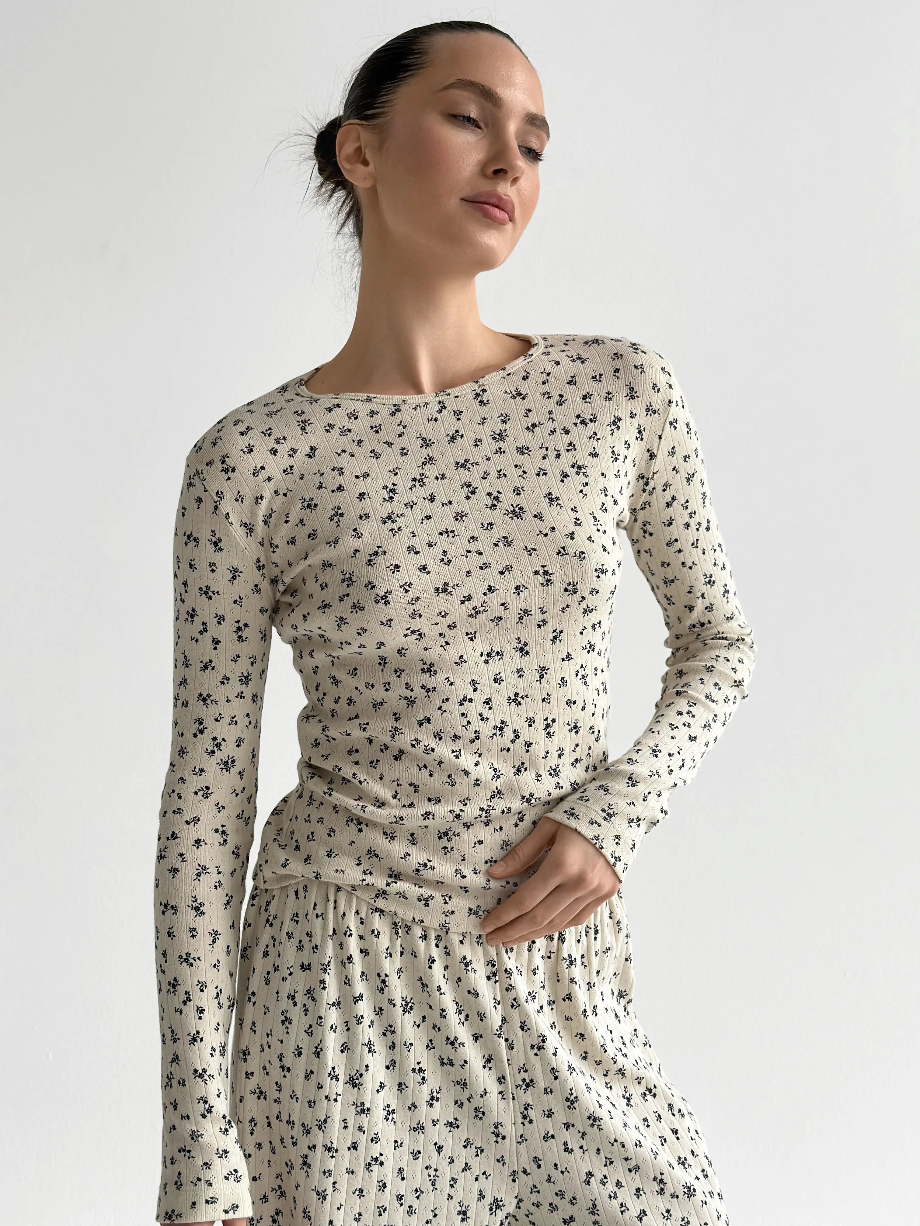 Ribbed knitted suit wide pants + longsleeves milky with flower