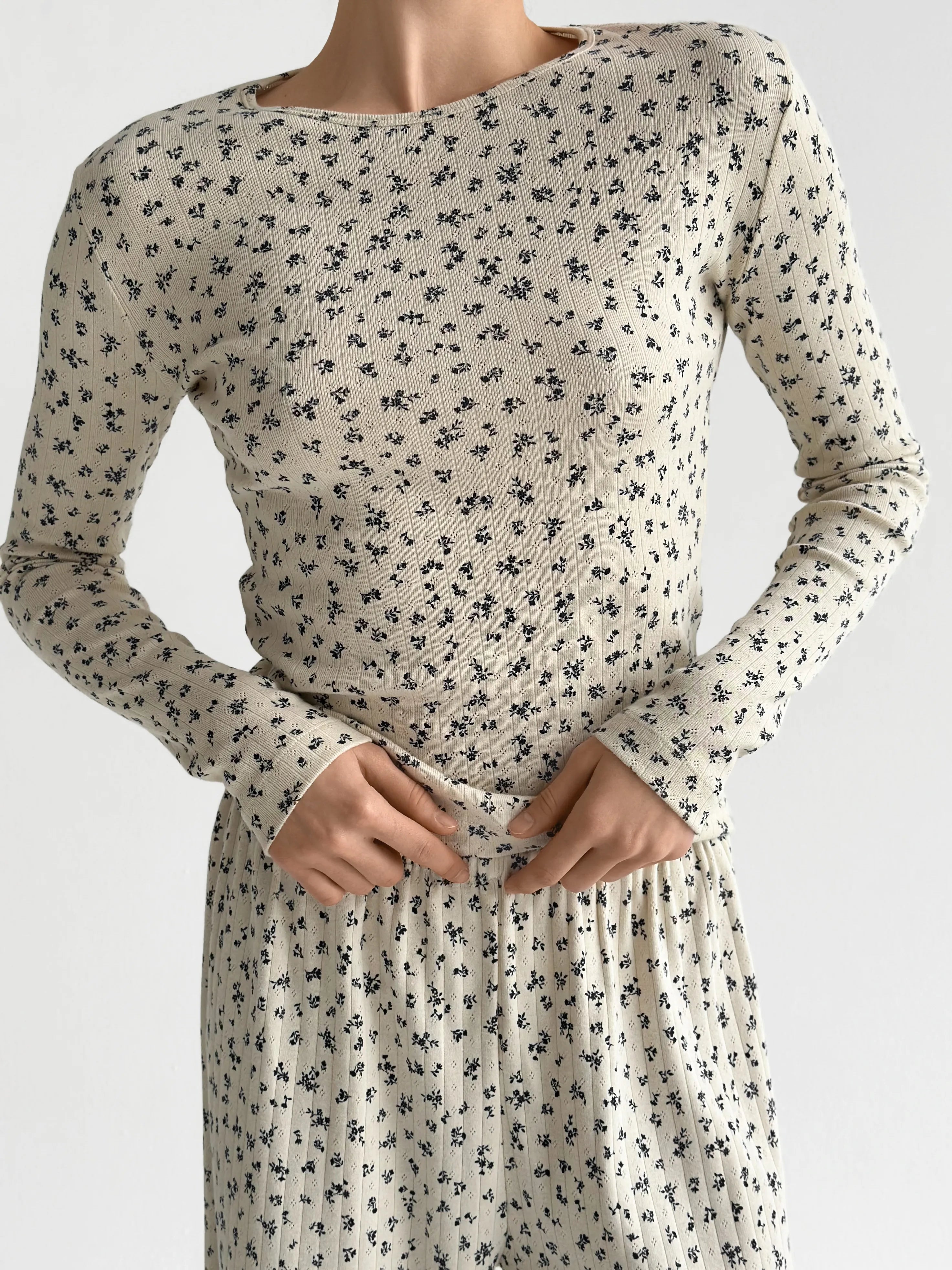 Ribbed knitted suit wide pants + longsleeves milky with flower