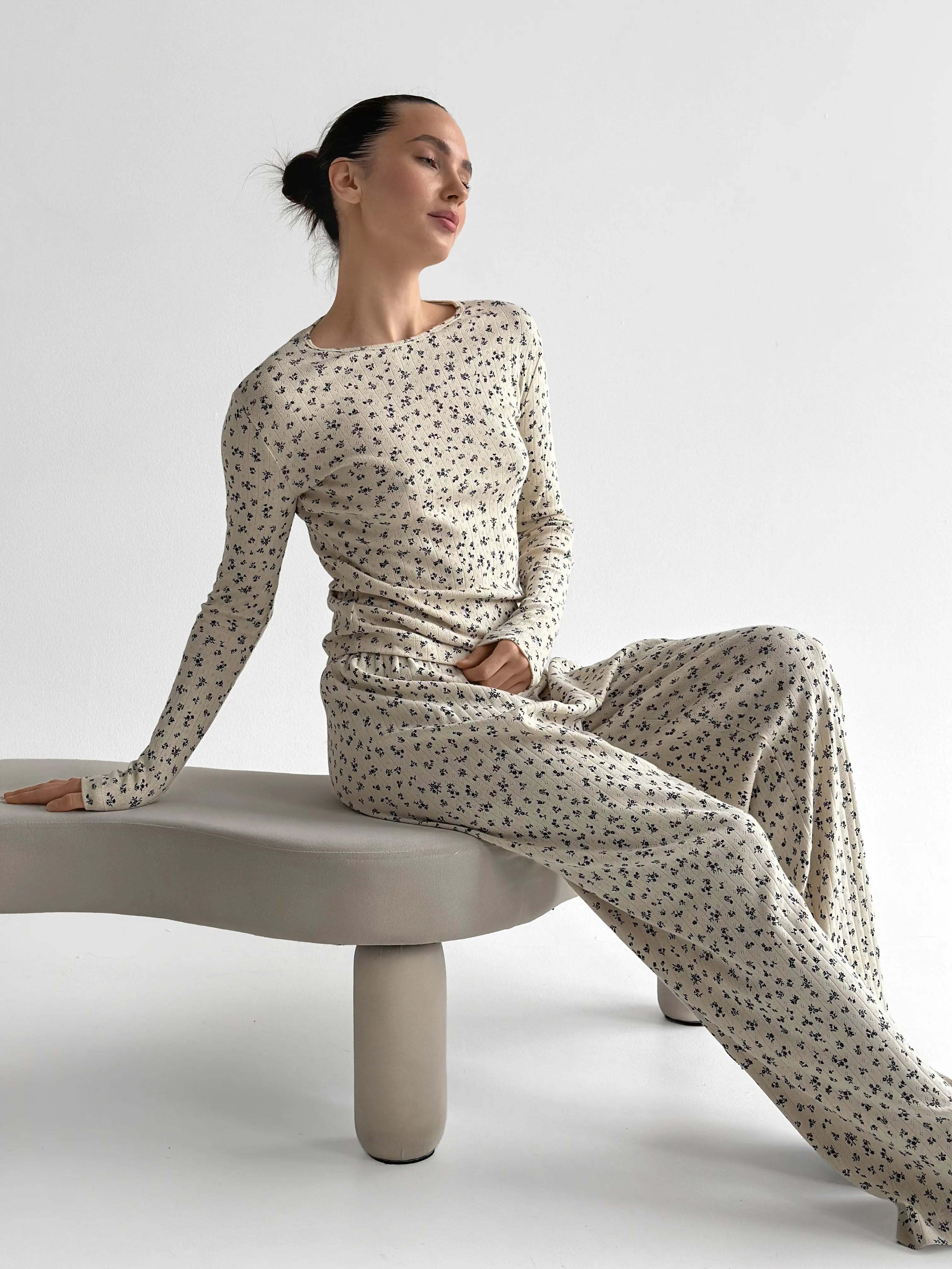 Ribbed knitted suit wide pants + longsleeves milky with flower