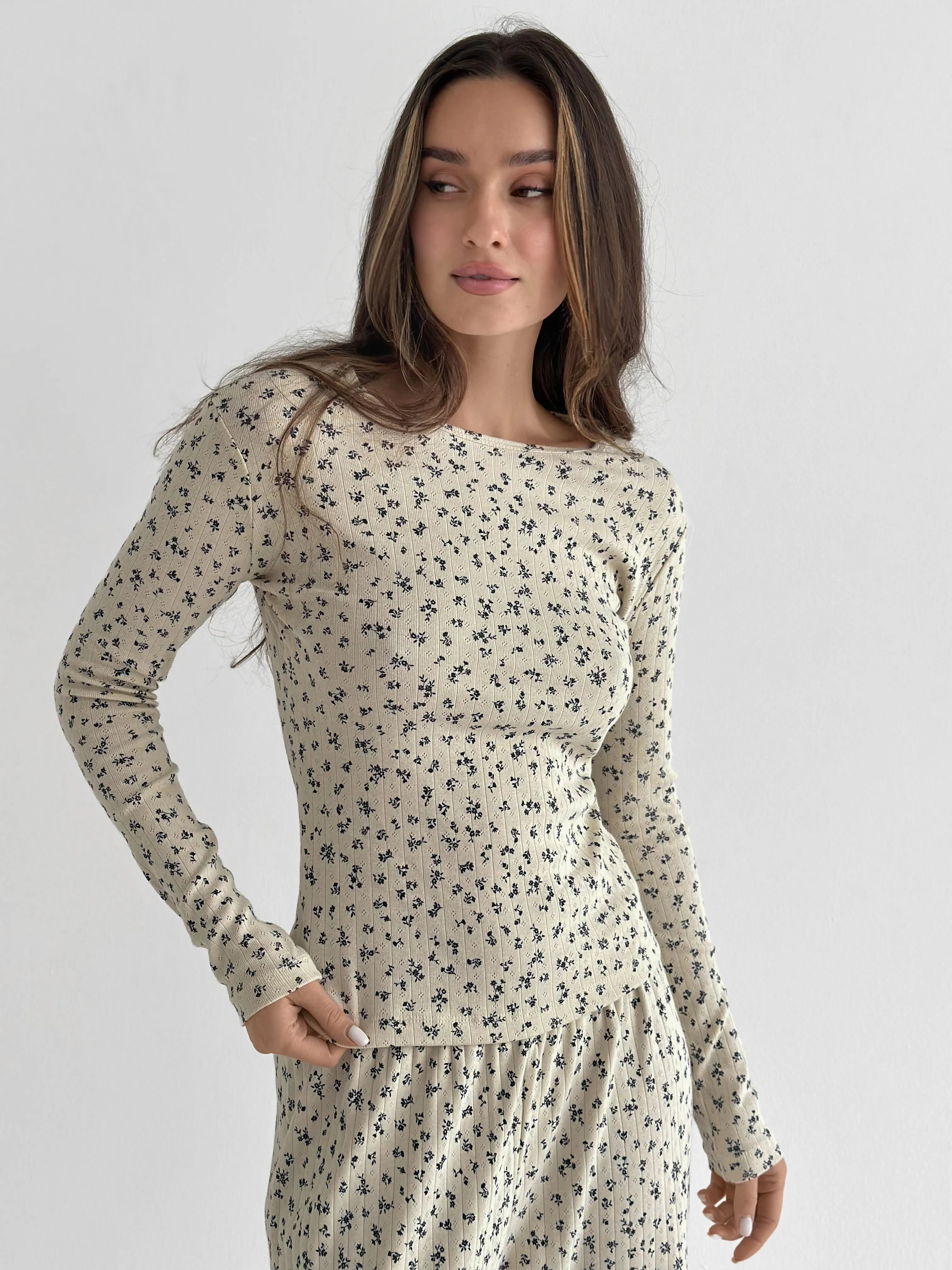 Ribbed knitted suit wide pants + longsleeves milky with flower