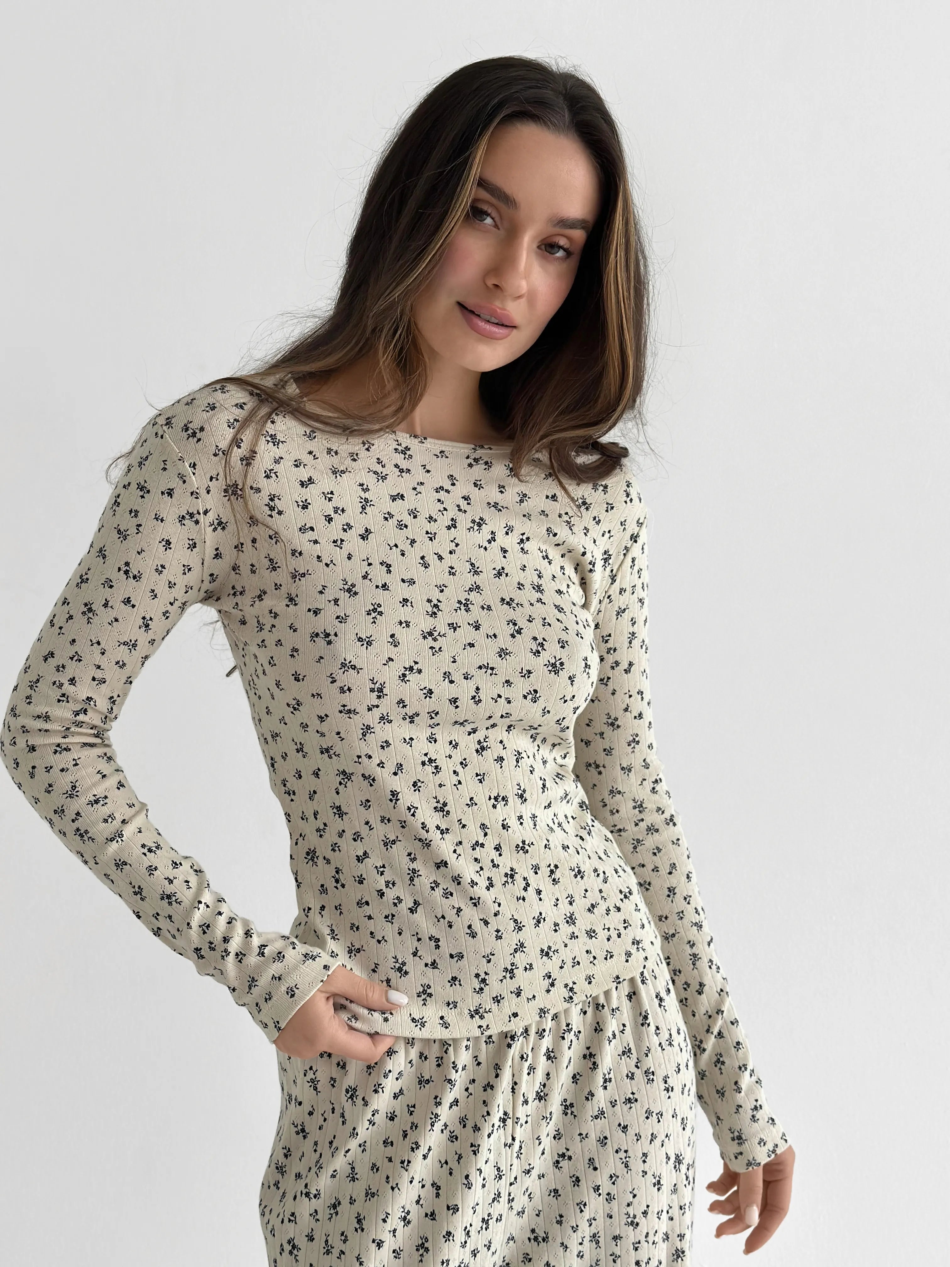 Ribbed knitted suit wide pants + longsleeves milky with flower