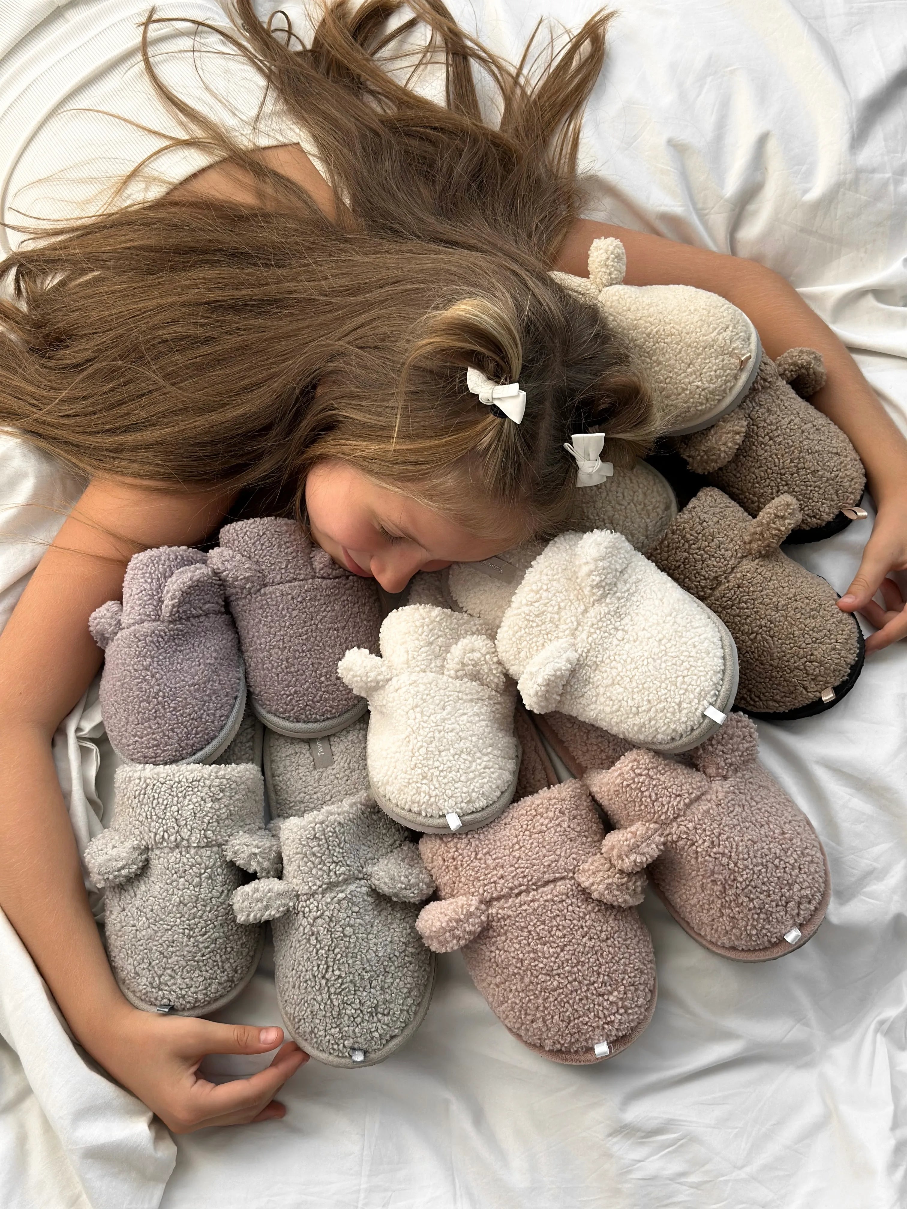 Kids’ Soft Teddy Slippers in Gray