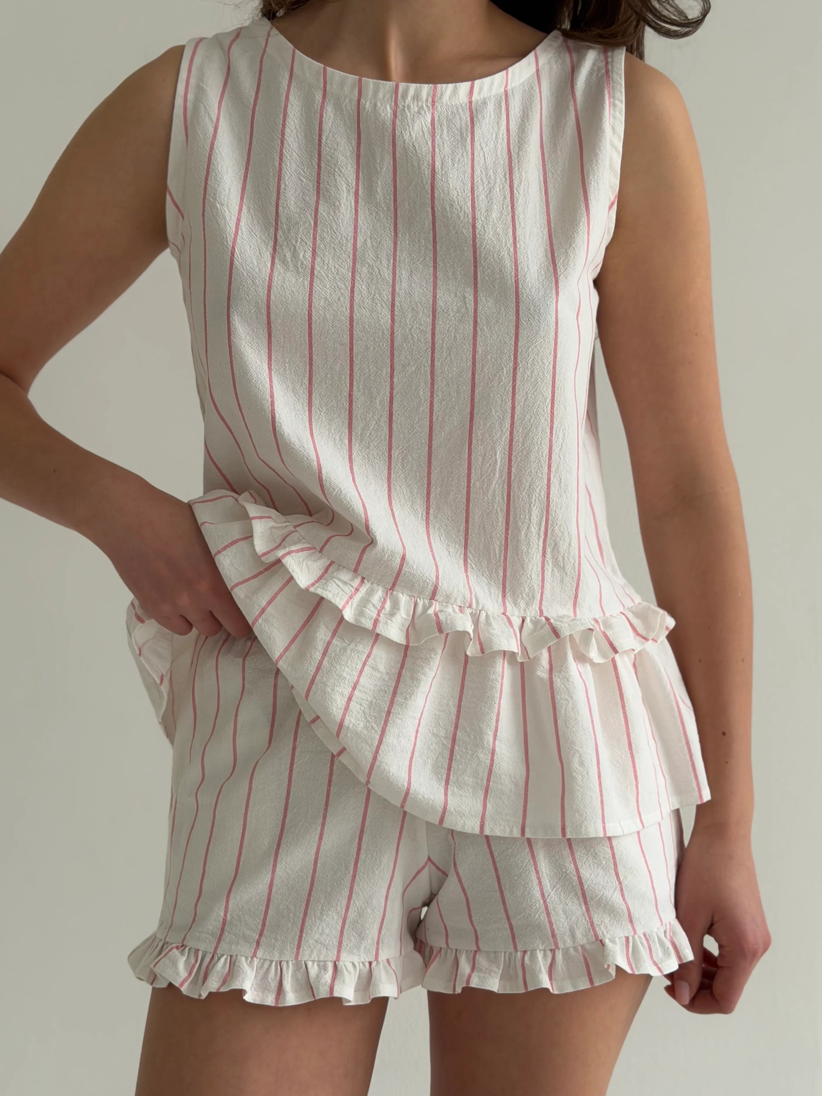 Cotton T-shirt and shorts suit “pink stripe on milky”