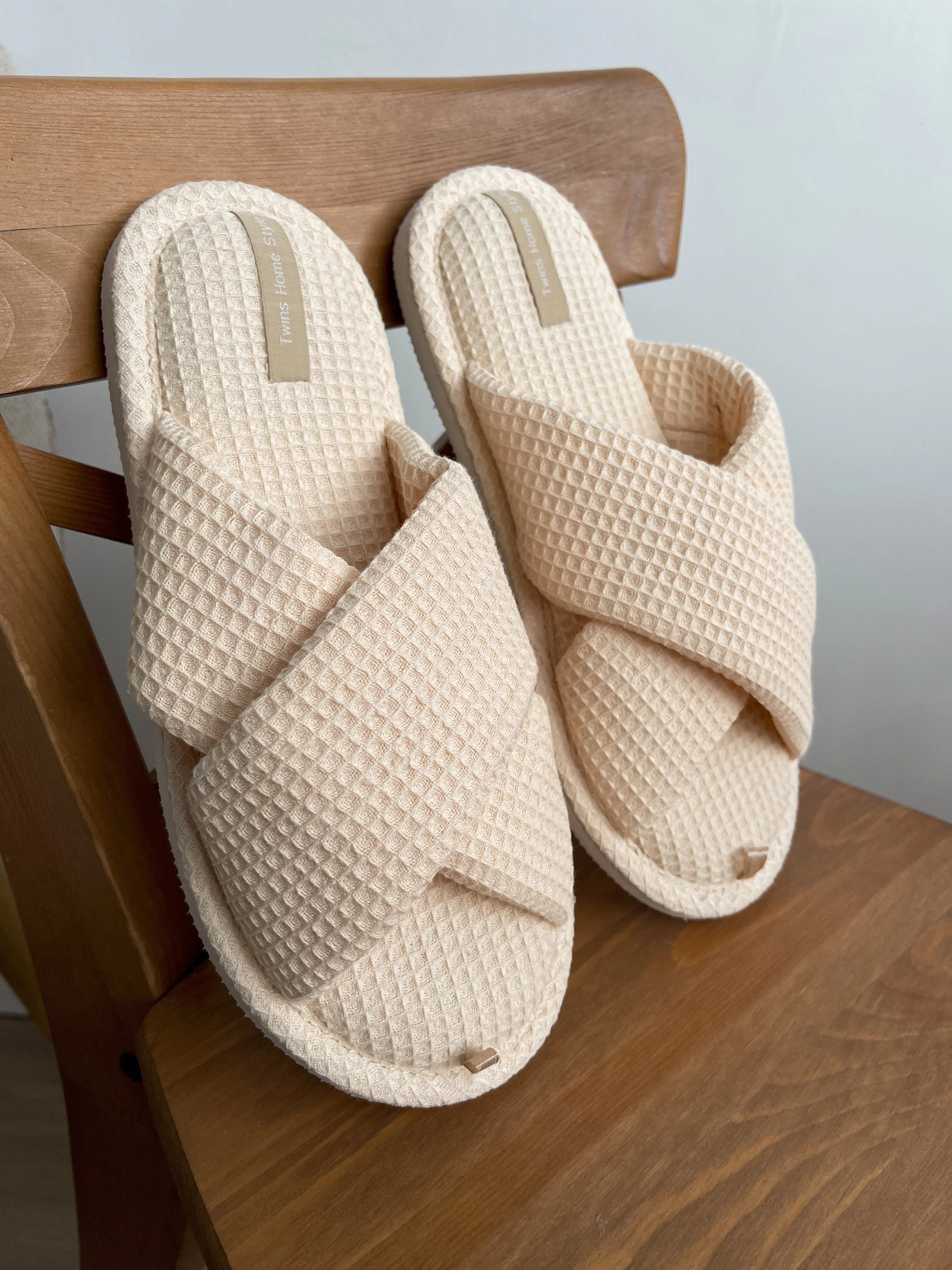 Women's slippers HS-VL waffle milk