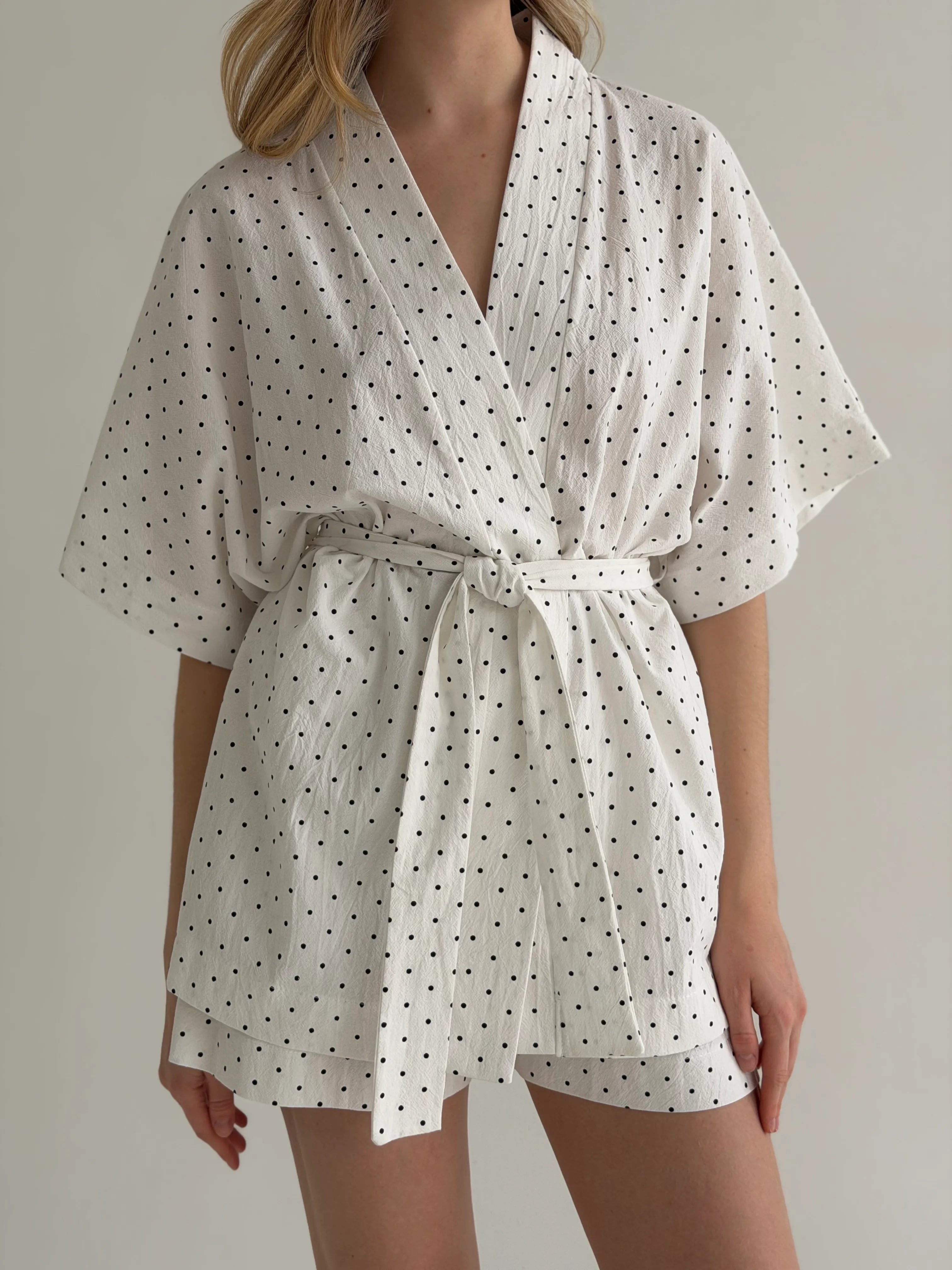 Kimono and shorts suit, boiled cotton, “black and white polka dots”