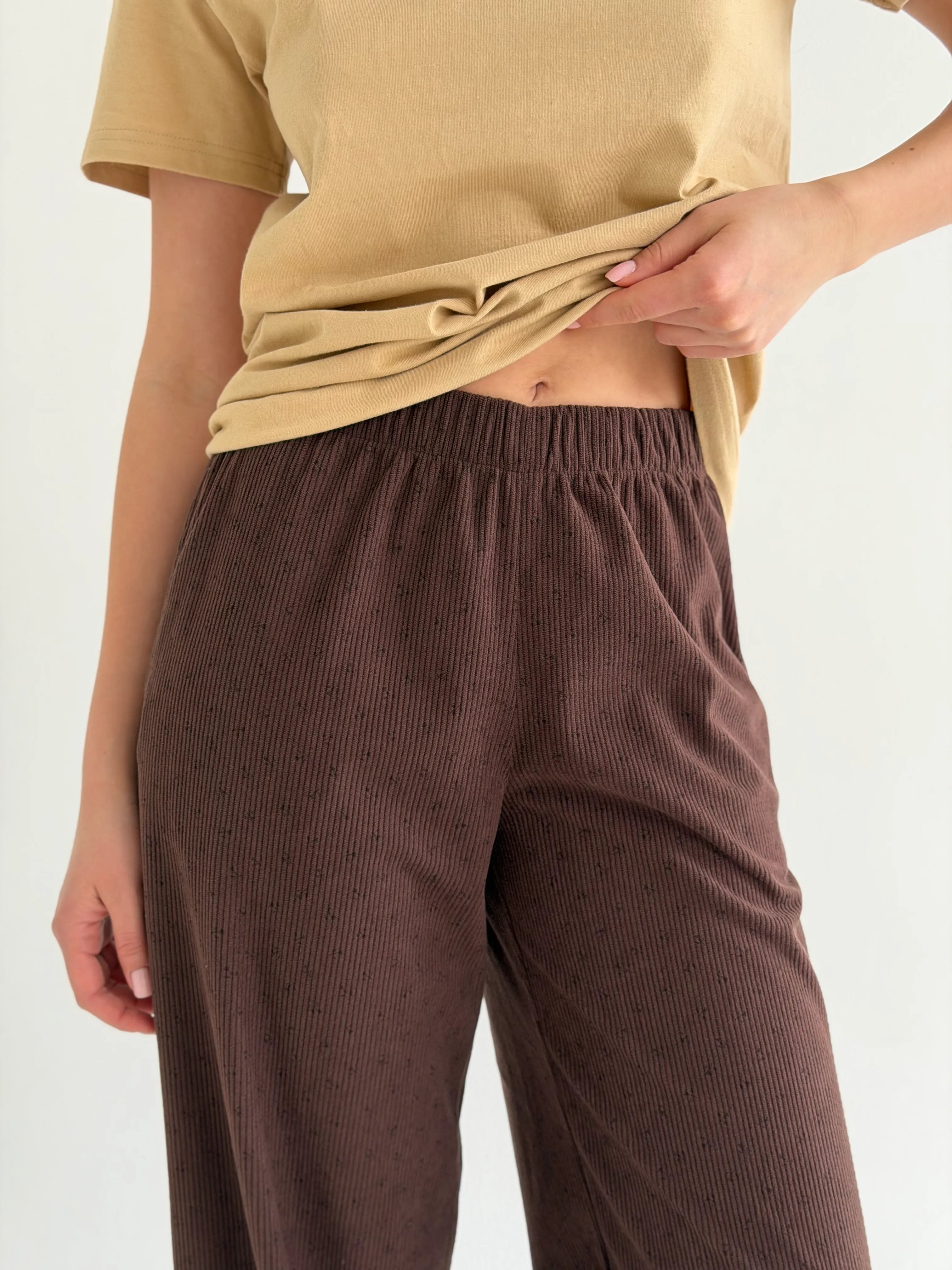 Corduroy straight pants “bud on brown”