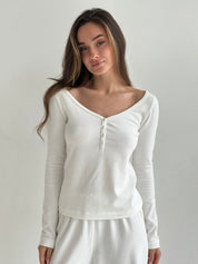 Knitwear “Tenderness” Longsleeve with V-neck white