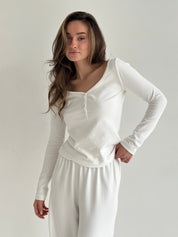 Knitwear “Tenderness” Longsleeve with V-neck white