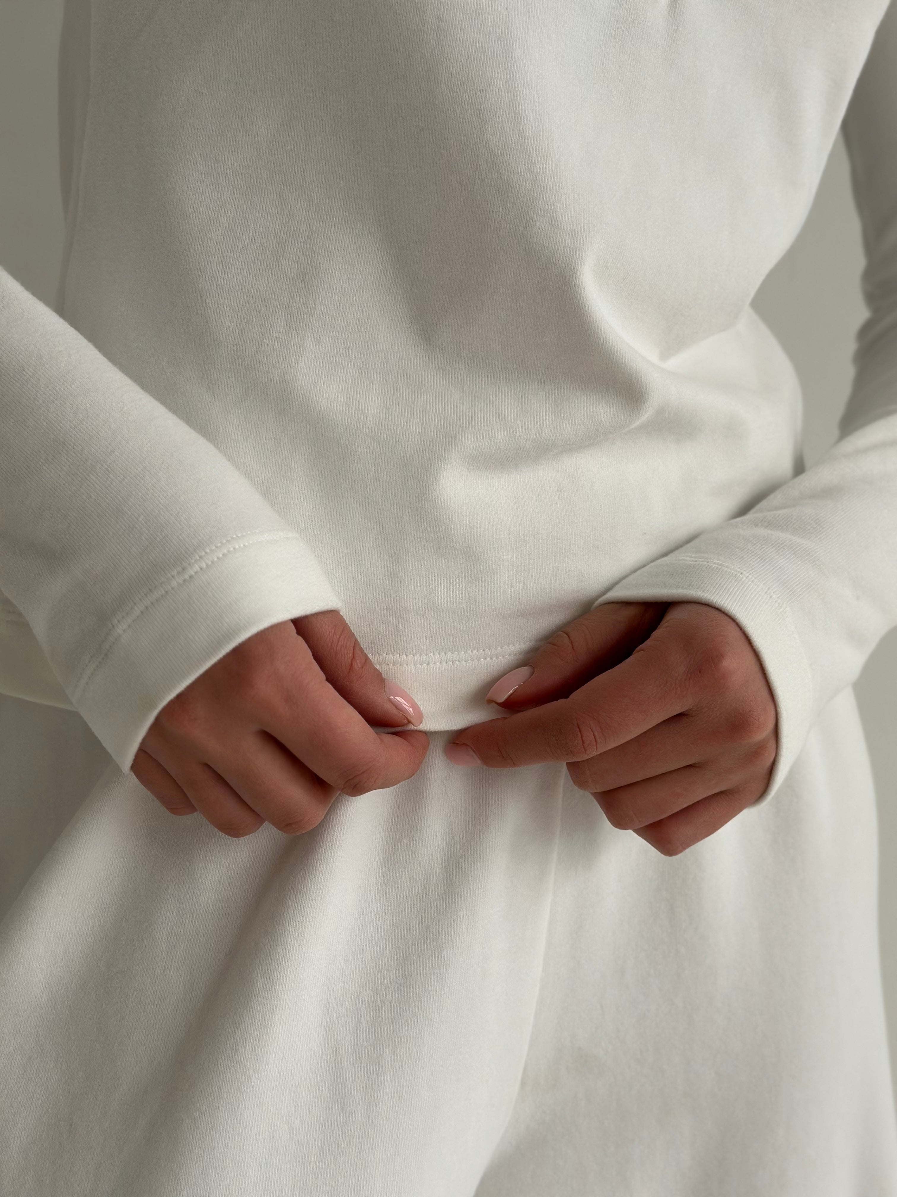 Knitwear “Tenderness” Longsleeve with V-neck white